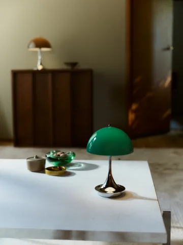 Lampa stołowa Panthella 160 Portable v3 - Original Opal Green - Louis Poulsen