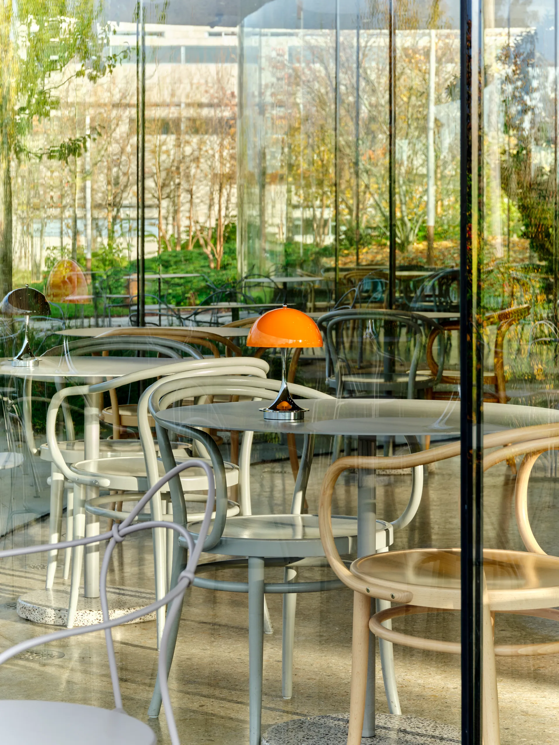 Lampa stołowa Panthella 160 Portable v3, Original Opal Orange Louis Poulsen