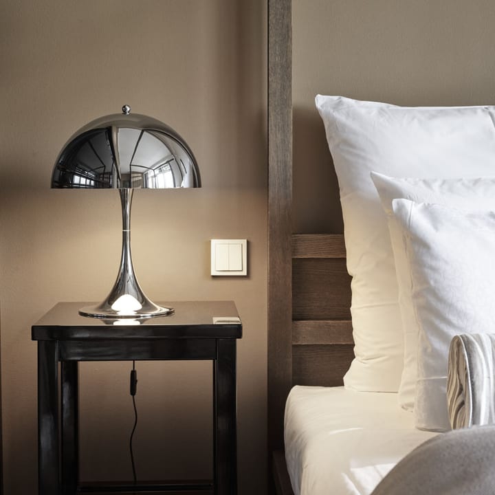 Lampa stołowa Panthella 320, Chrom Louis Poulsen