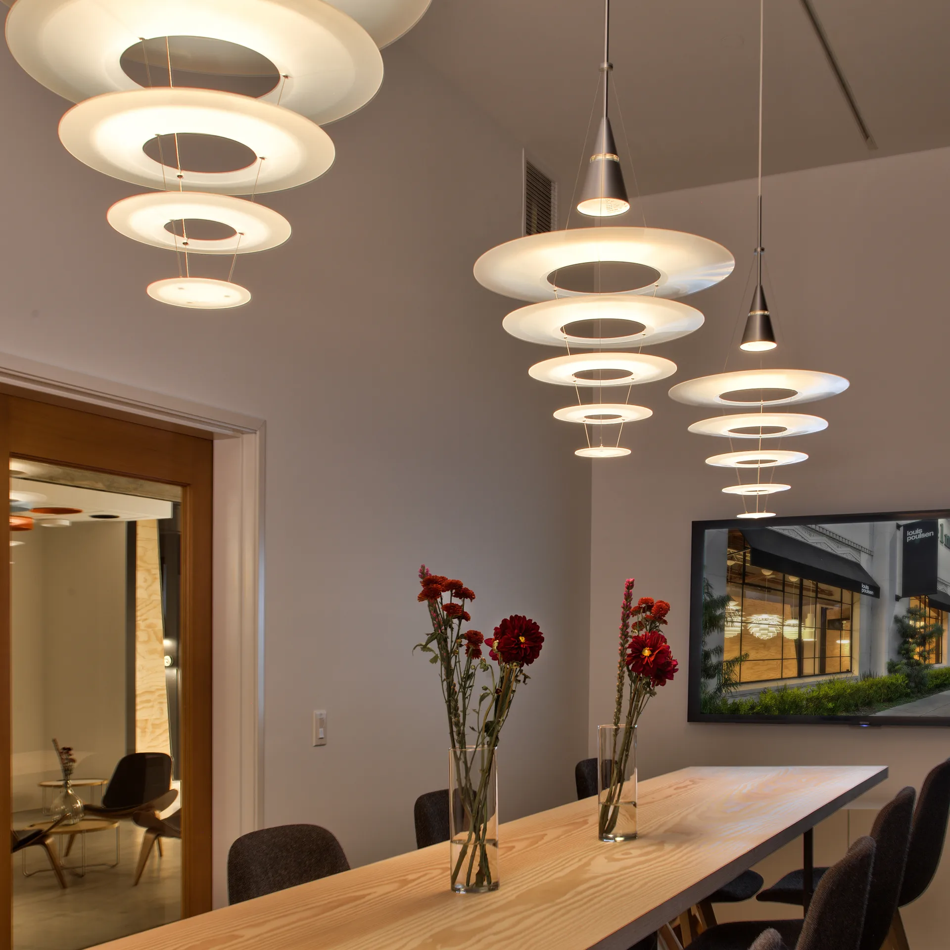 Lampa wisząca Enigma 545, Biały Louis Poulsen