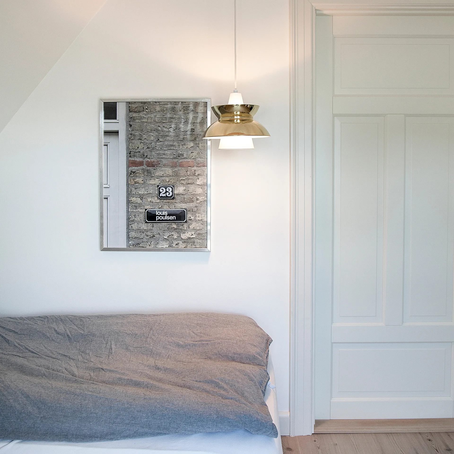 Metalowa lampa wisząca Doo-Wop, Polerowany mosiądz Louis Poulsen