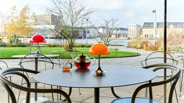 Przenośna lampa stołowa Panthella 250 V3 - Original Opal Orange - Louis Poulsen