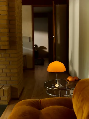 Przenośna lampa stołowa Panthella 250 V3 - Original Opal Orange - Louis Poulsen