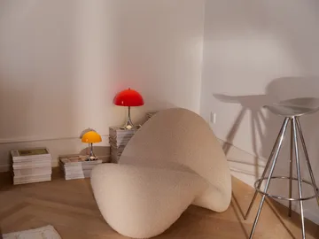 Przenośna lampa stołowa Panthella 250 V3 - Original Opal Red - Louis Poulsen