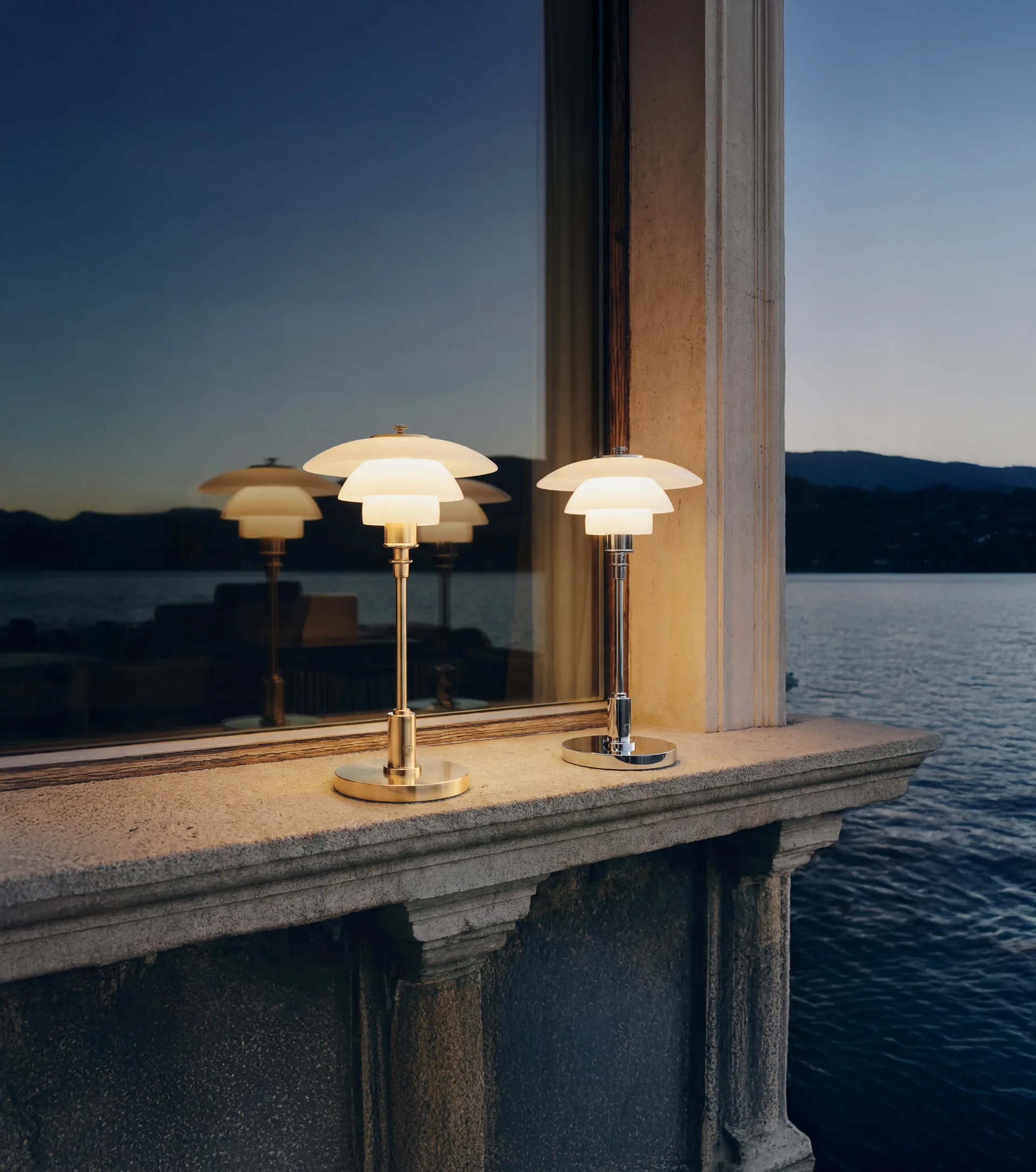 Przenośna lampa stołowa PH 1/1 , Chromowany Louis Poulsen