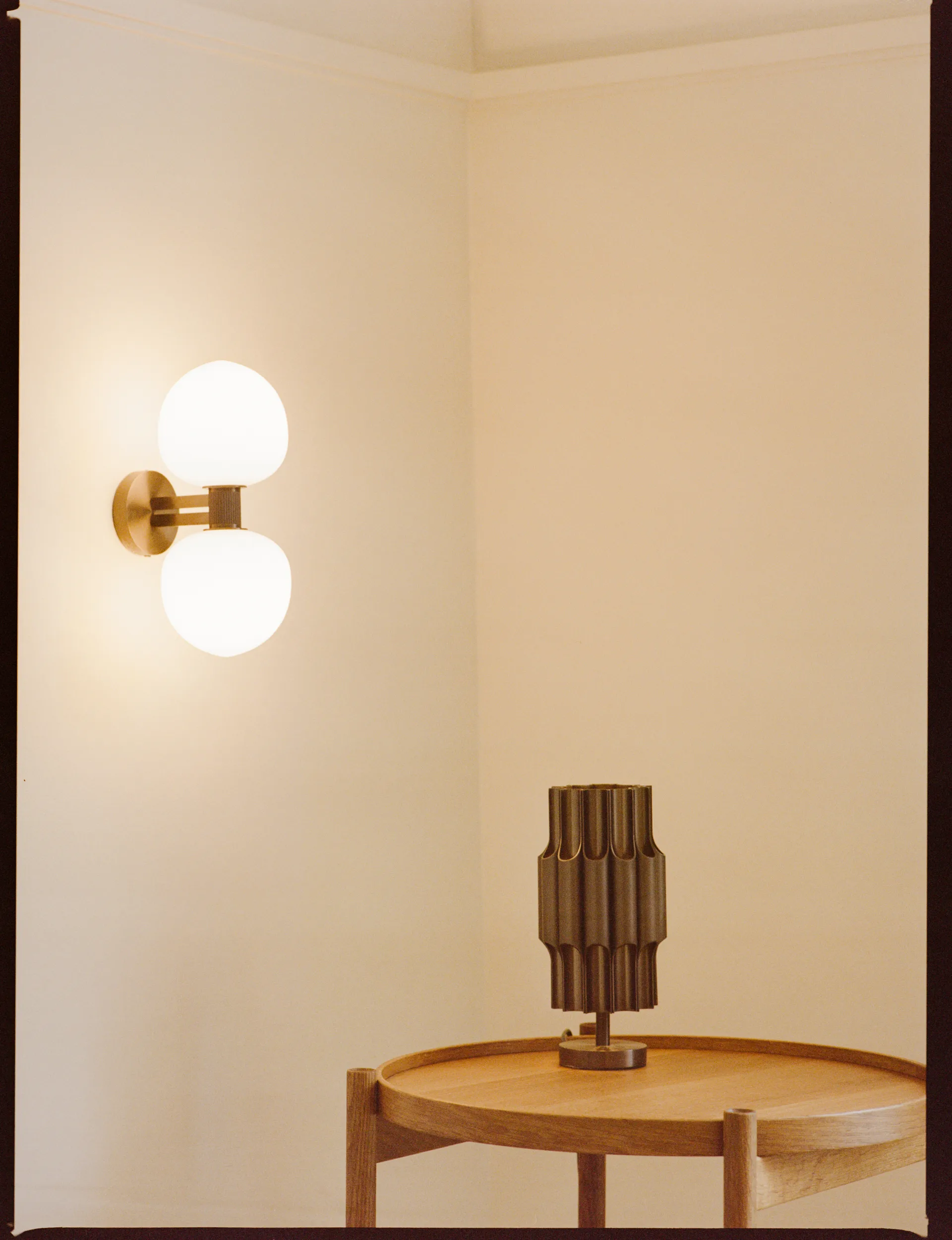 Lampa ścienna Memoir 120, Brąz LYFA