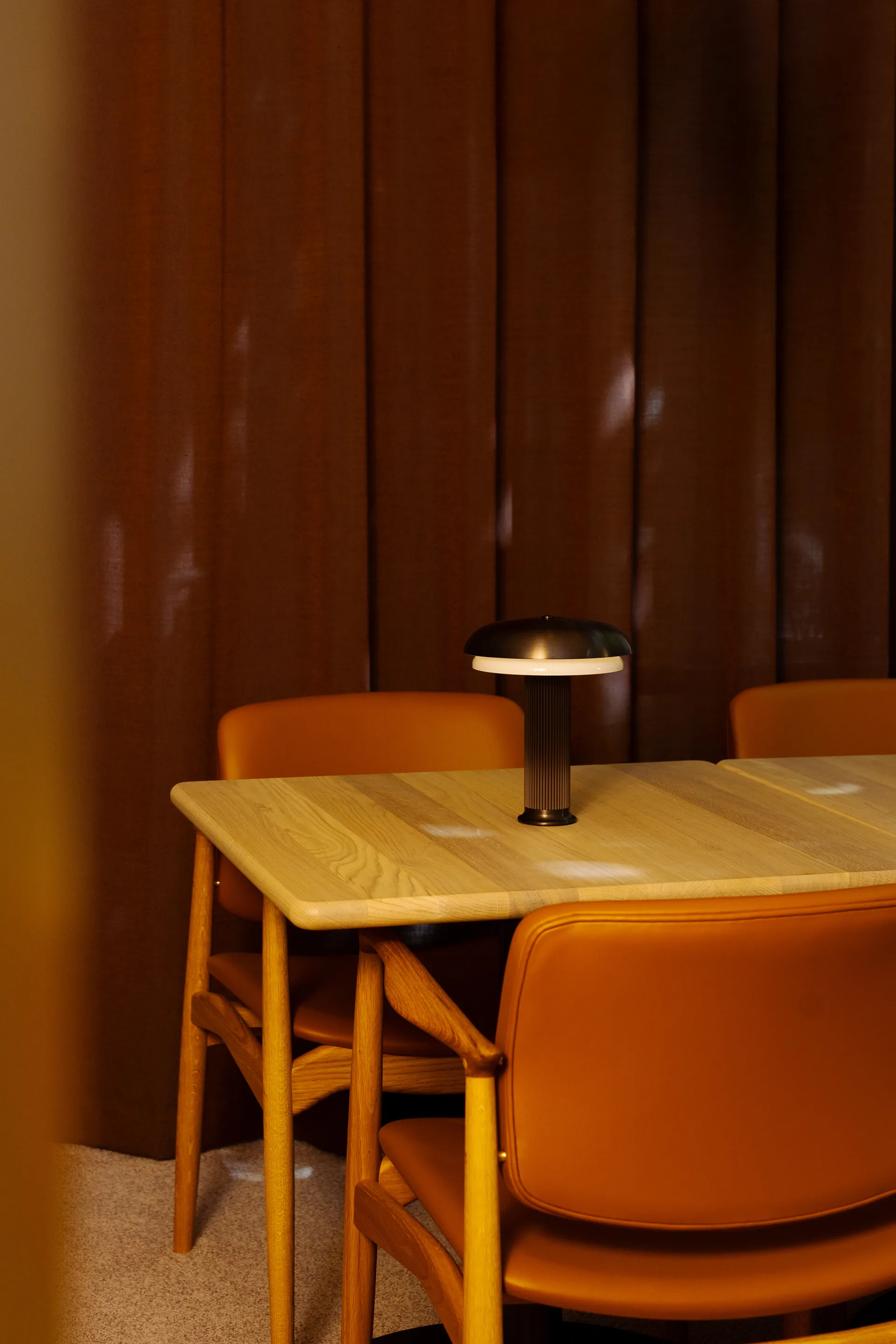 Lampa stołowa przenośna Noote, Brąz LYFA