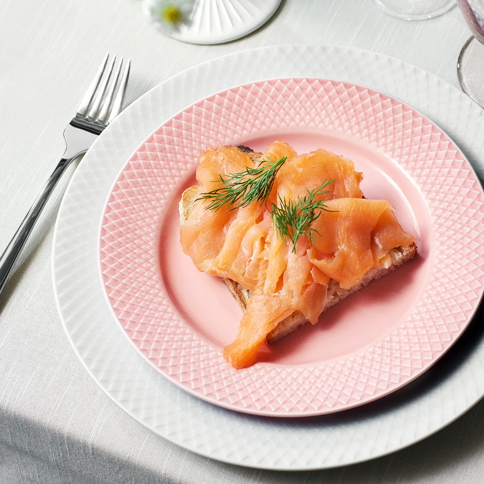 Talerz Rhombe różowy, 21 cm Lyngby Porcelæn