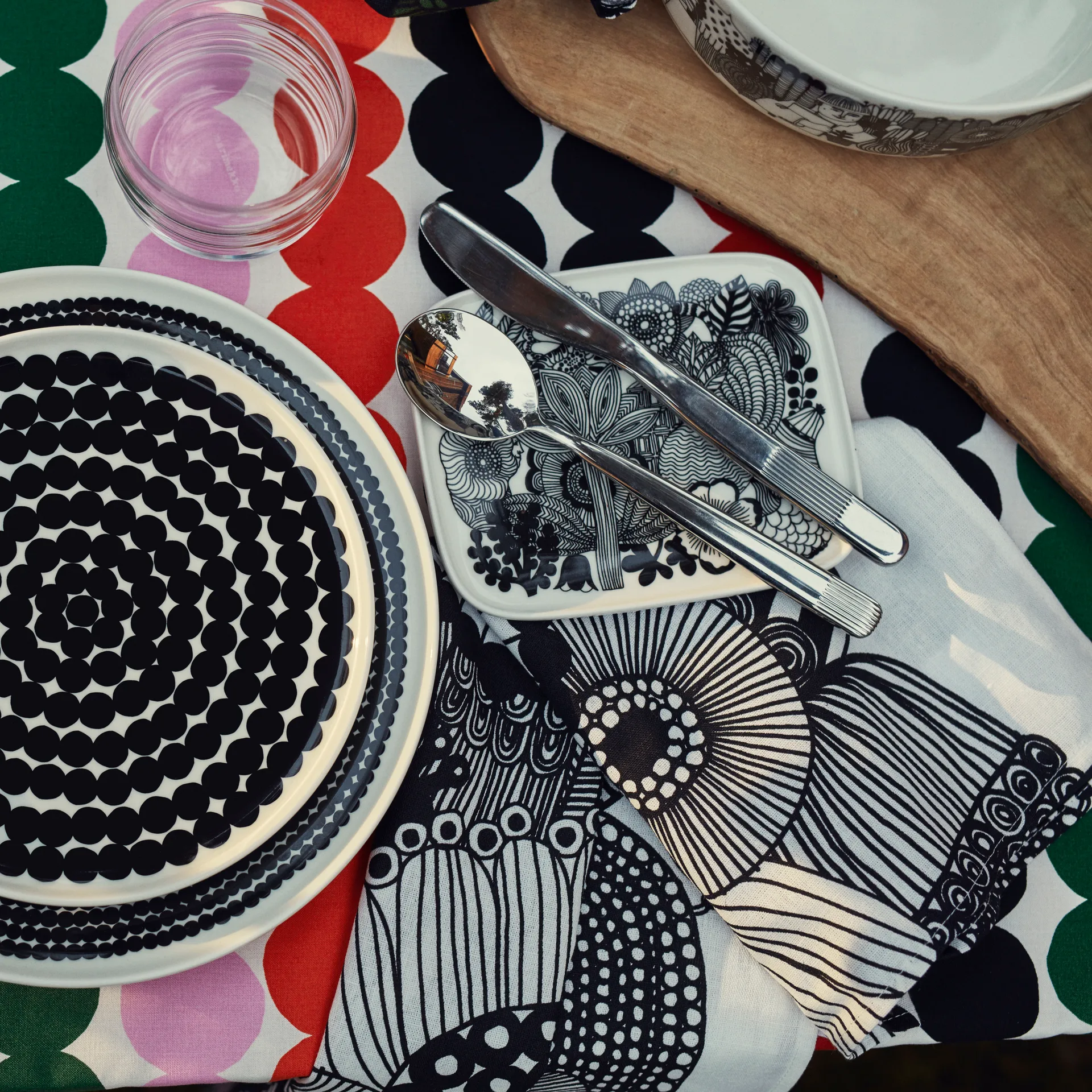 Talerz Räsymatto, Czarno biały Marimekko