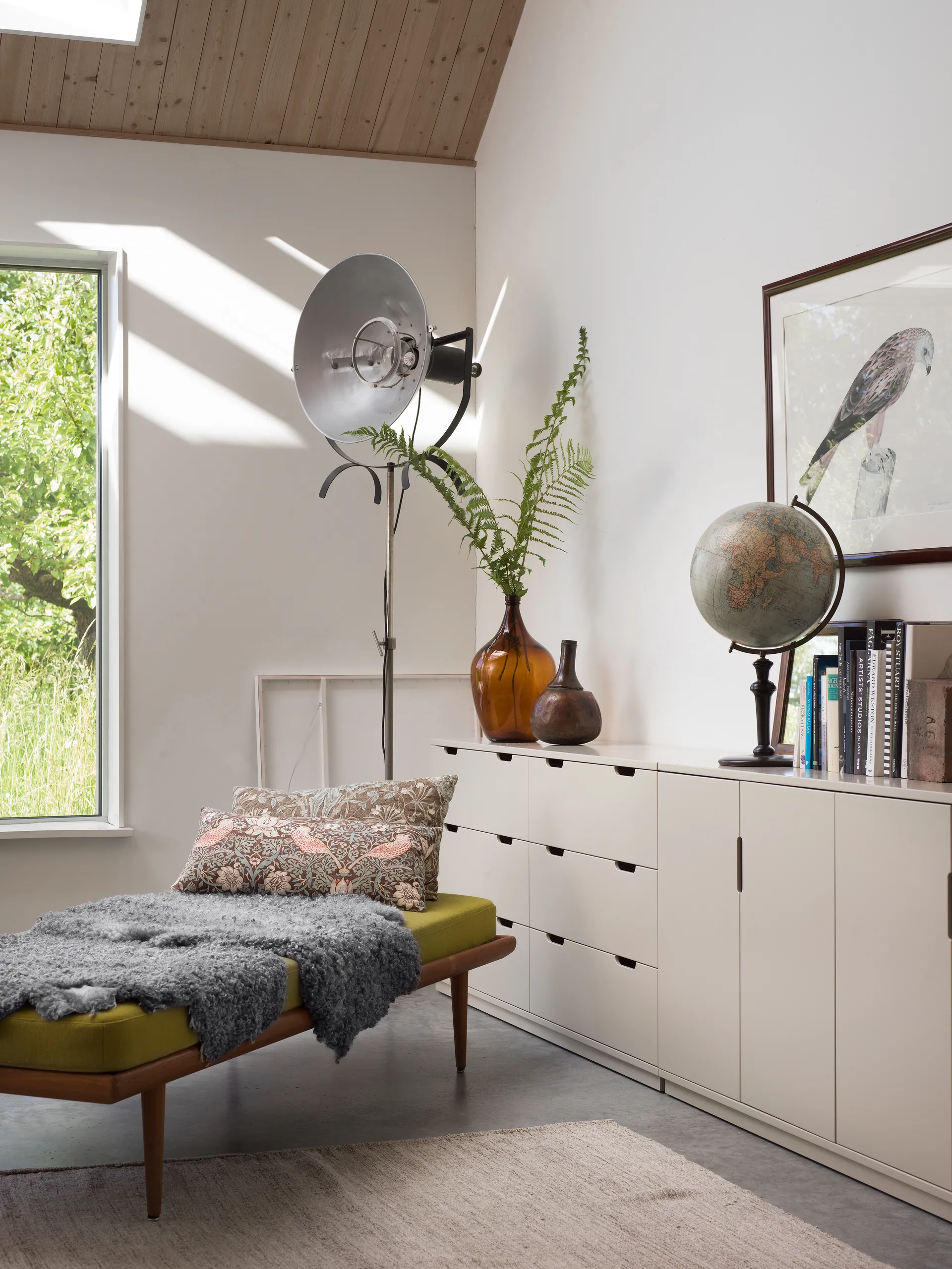 Kredens Aoko 77x160 cm, Beżowy Mavis