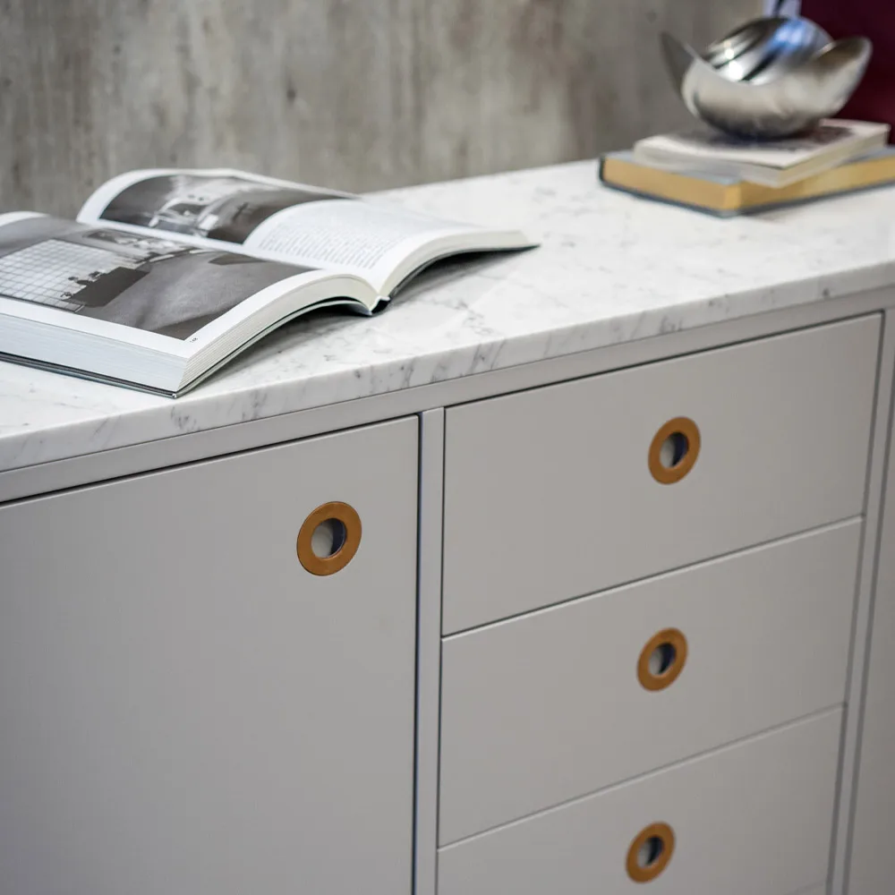 Kredens Höllviken, jasnoszary Mavis