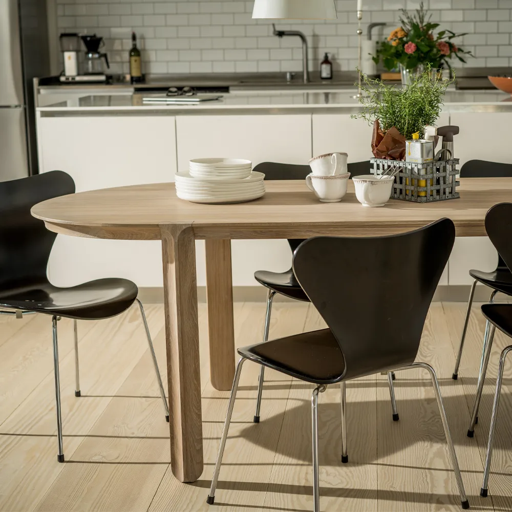 Stół do jadalni Amora, dąb bielony woskowany Mavis