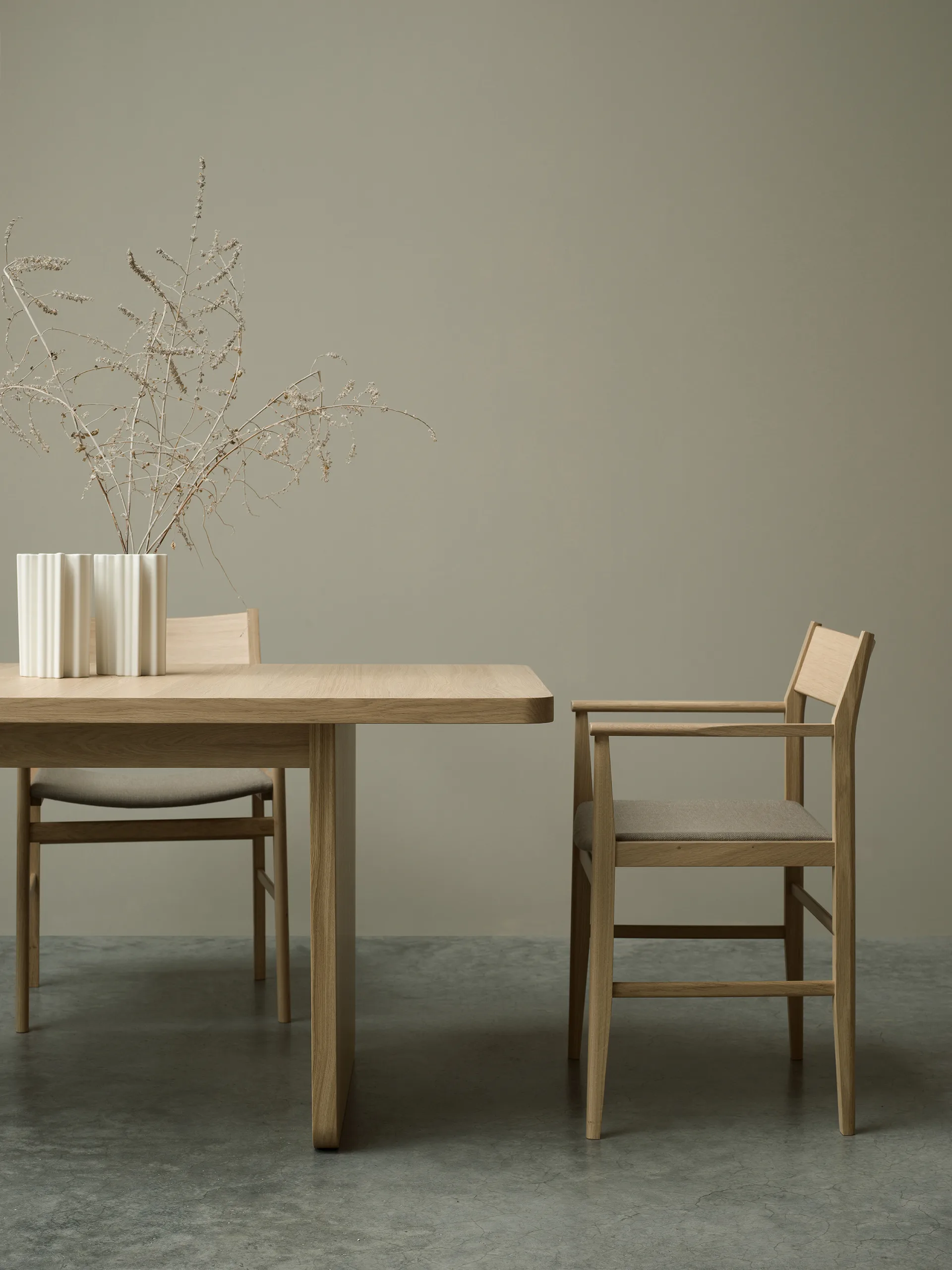 Stół do jadalni Vaud, Dęb bielony, 2 wkładki Mavis