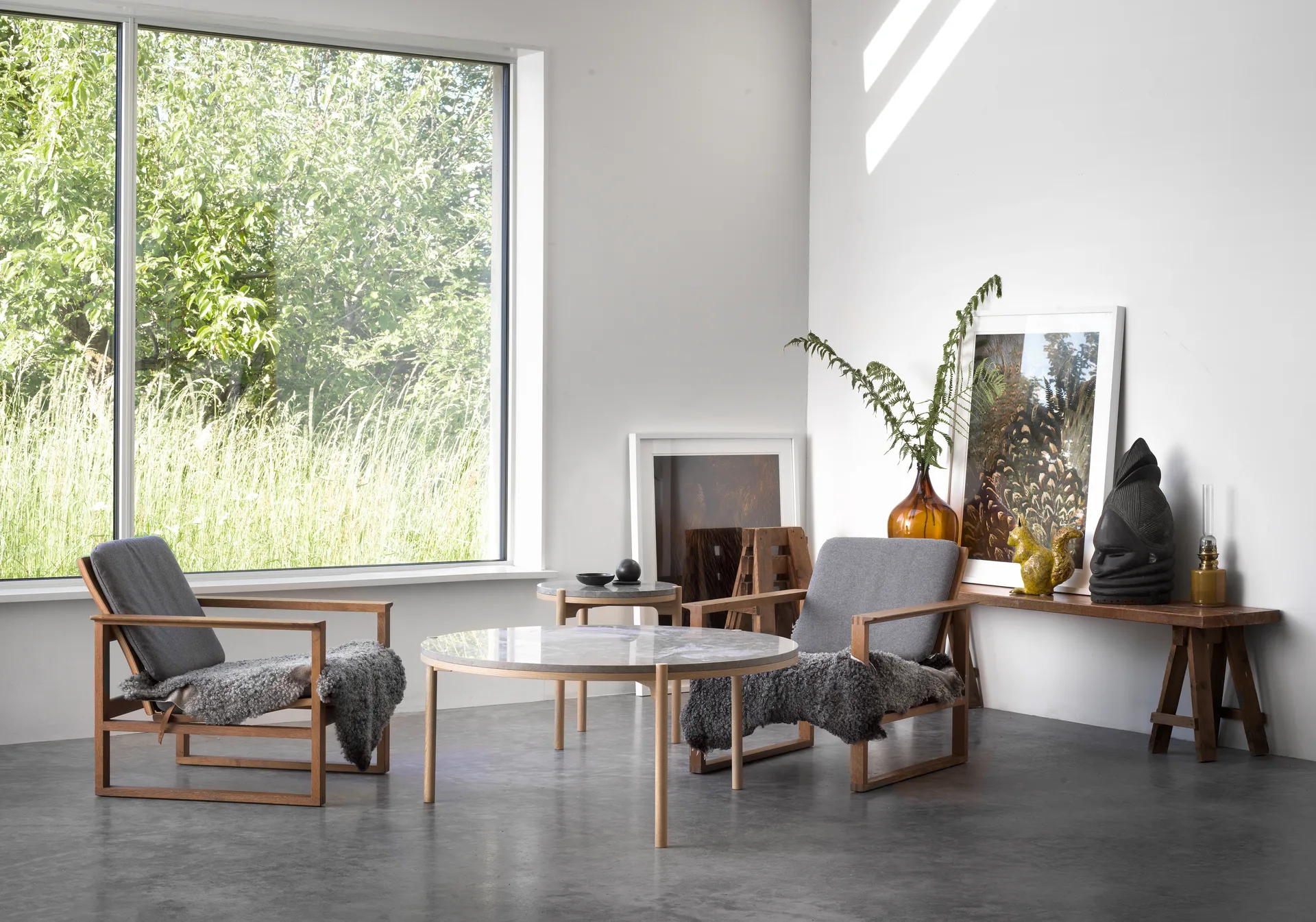 Stolik boczny Dondo dąb bielony Ø80 cm, Polerowany wapień Mavis