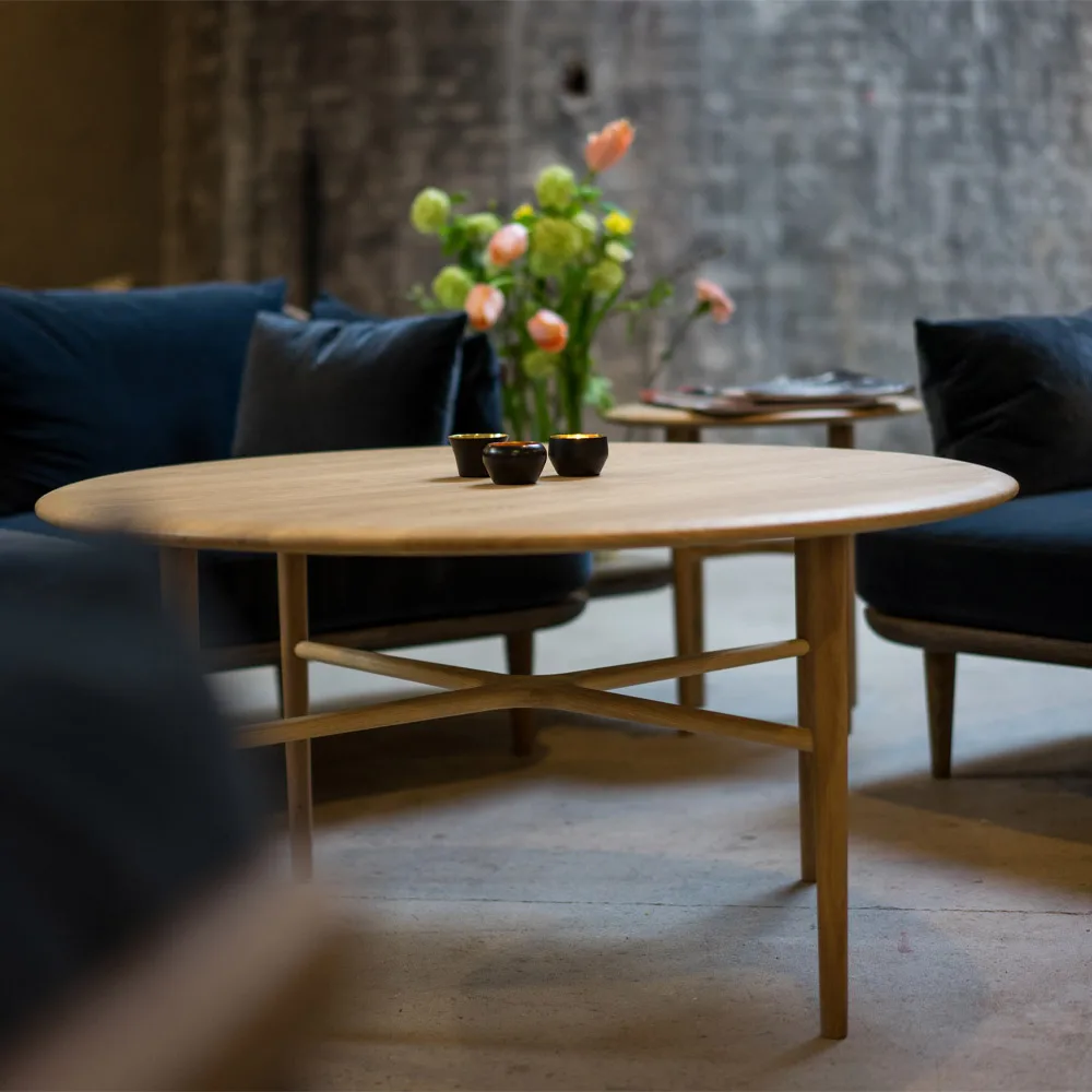 Stolik kawowy Crest okrągły, dąb bielony lakier bezbarwny półmatowy Mavis