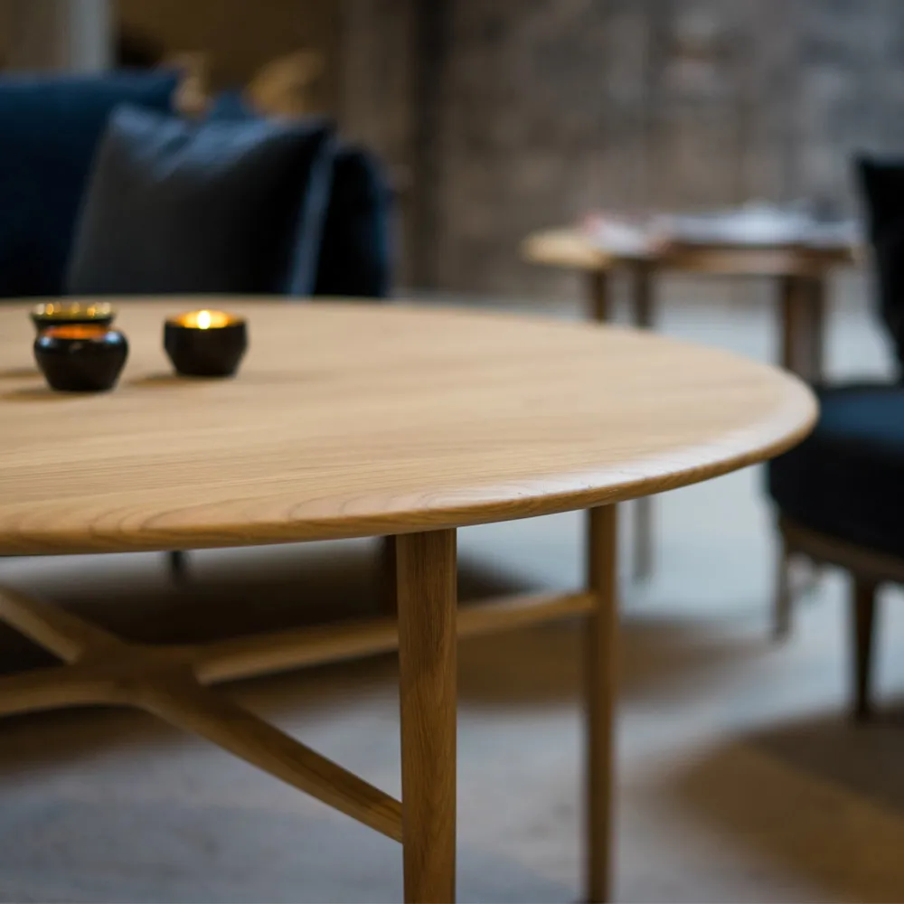 Stolik kawowy Crest okrągły, dąb bielony lakier bezbarwny półmatowy Mavis