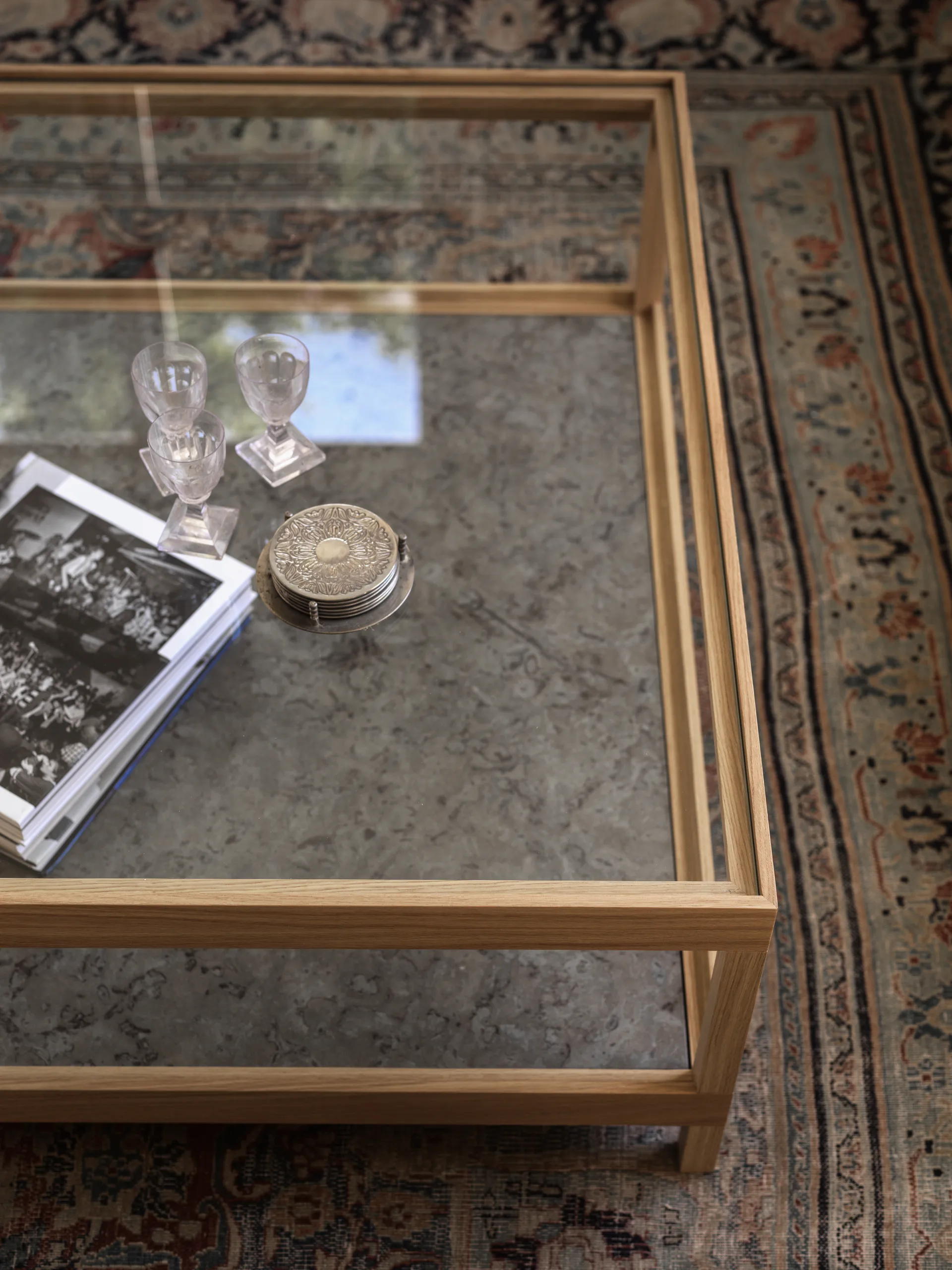 Stolik kawowy Ima 90x90 cm, Dąb matowy lakier bielony, wapień Mavis