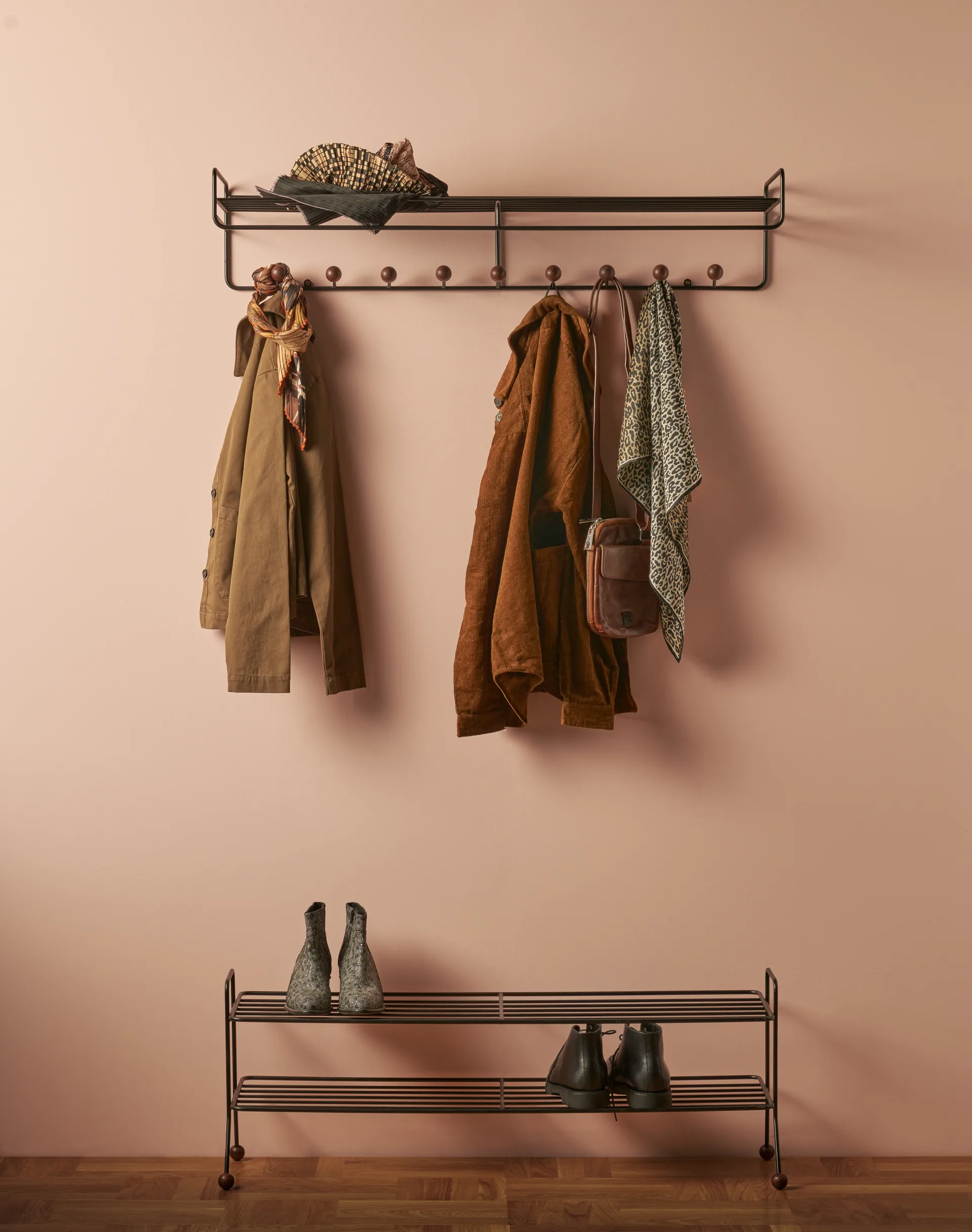Bill Hat rack L półka na kapelusze, Czarny-ciemnybrązowy Maze