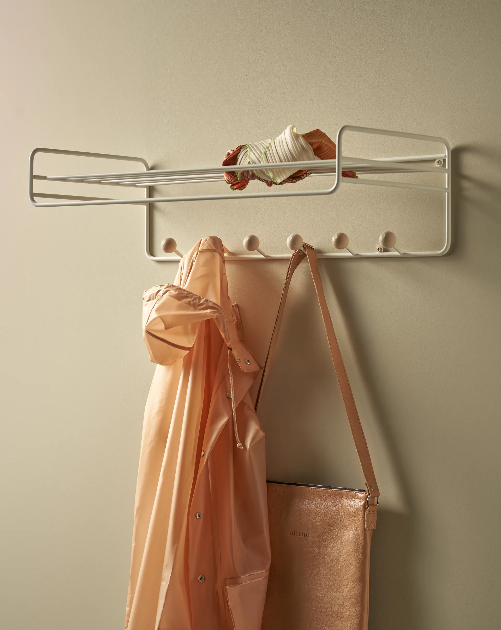 Bill Hat rack półka na kapelusze, Greige Maze