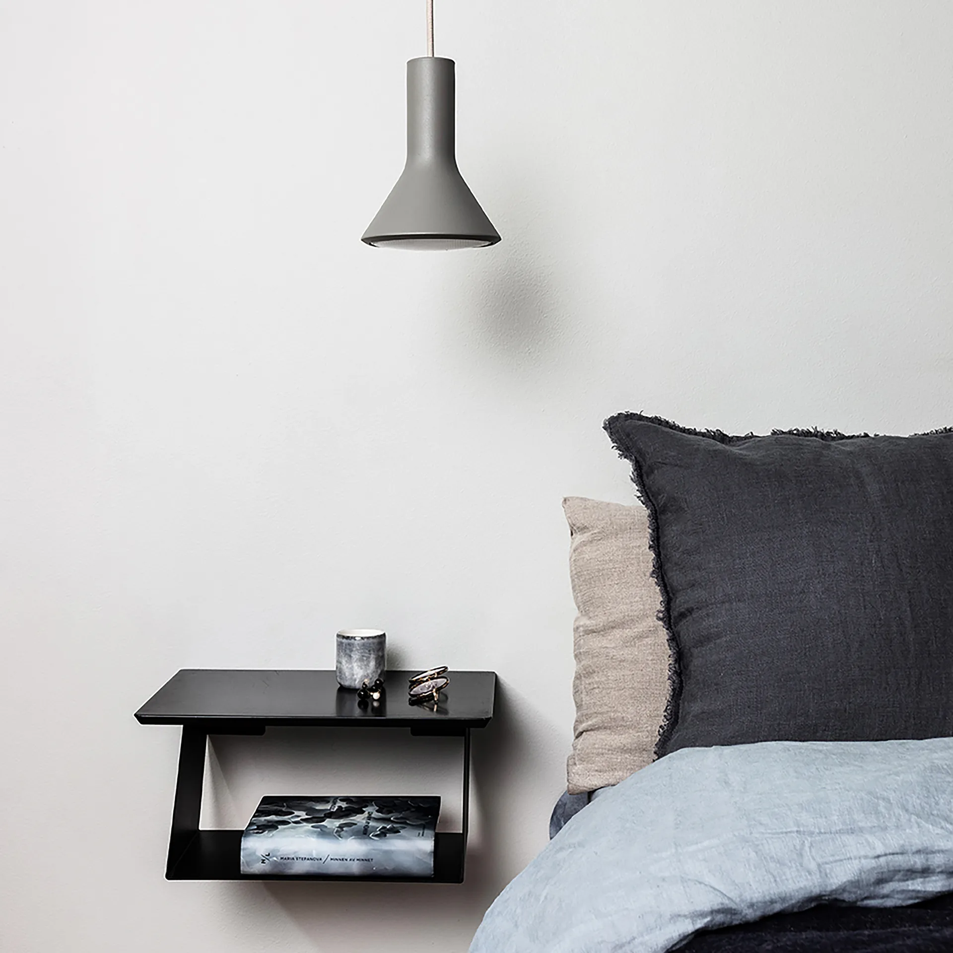 Półka Edgy, czarny Maze