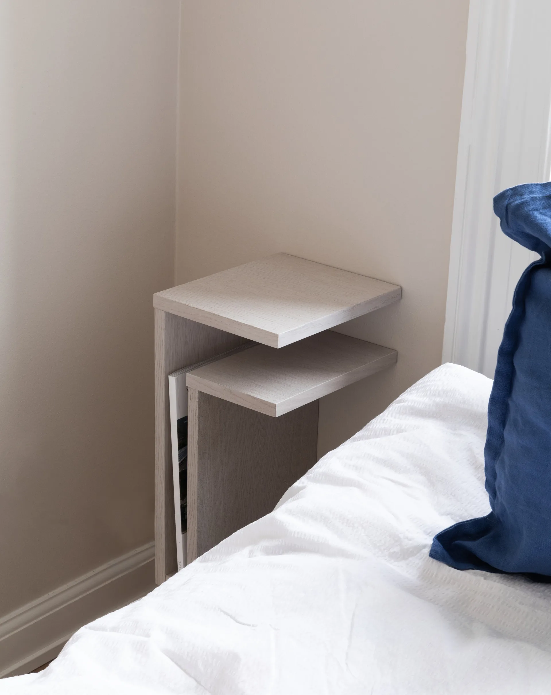 Półka ścienna F-shelf white oak, Prawa półka Maze