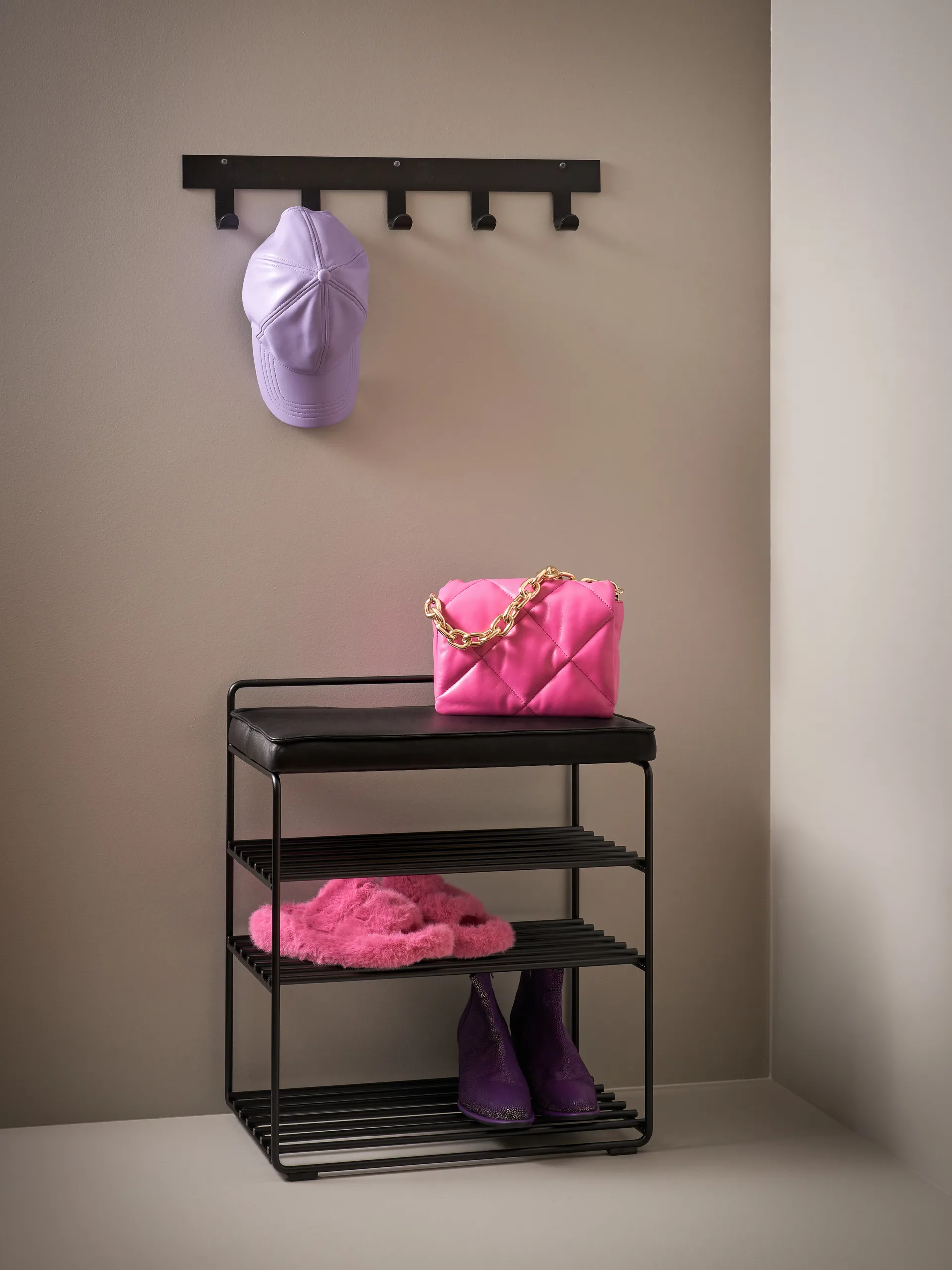 Półka stojąca Lower East Seat 50x28x58 cm, Black-black leather Maze