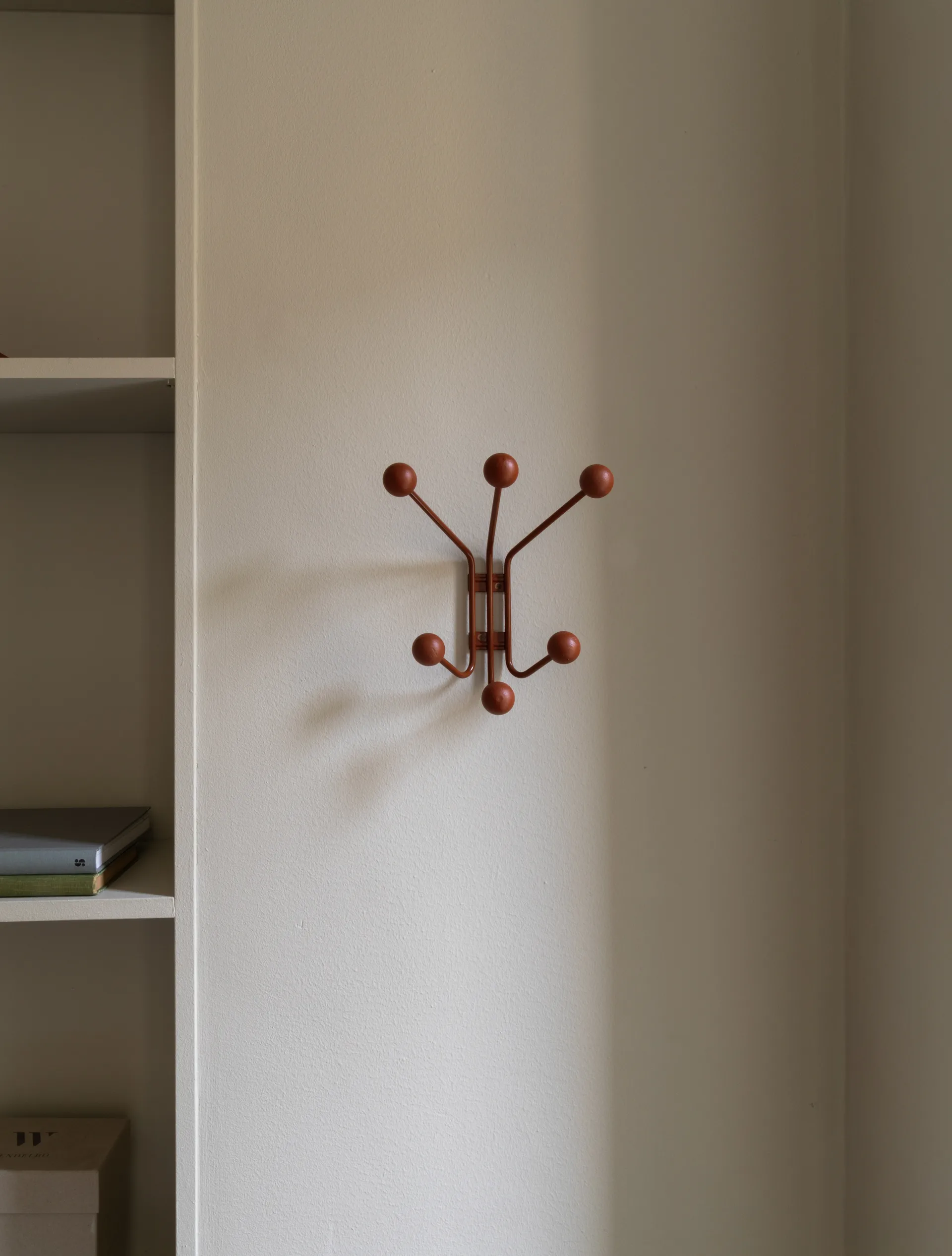 Wieszak Bill XS, Cinnamon Maze