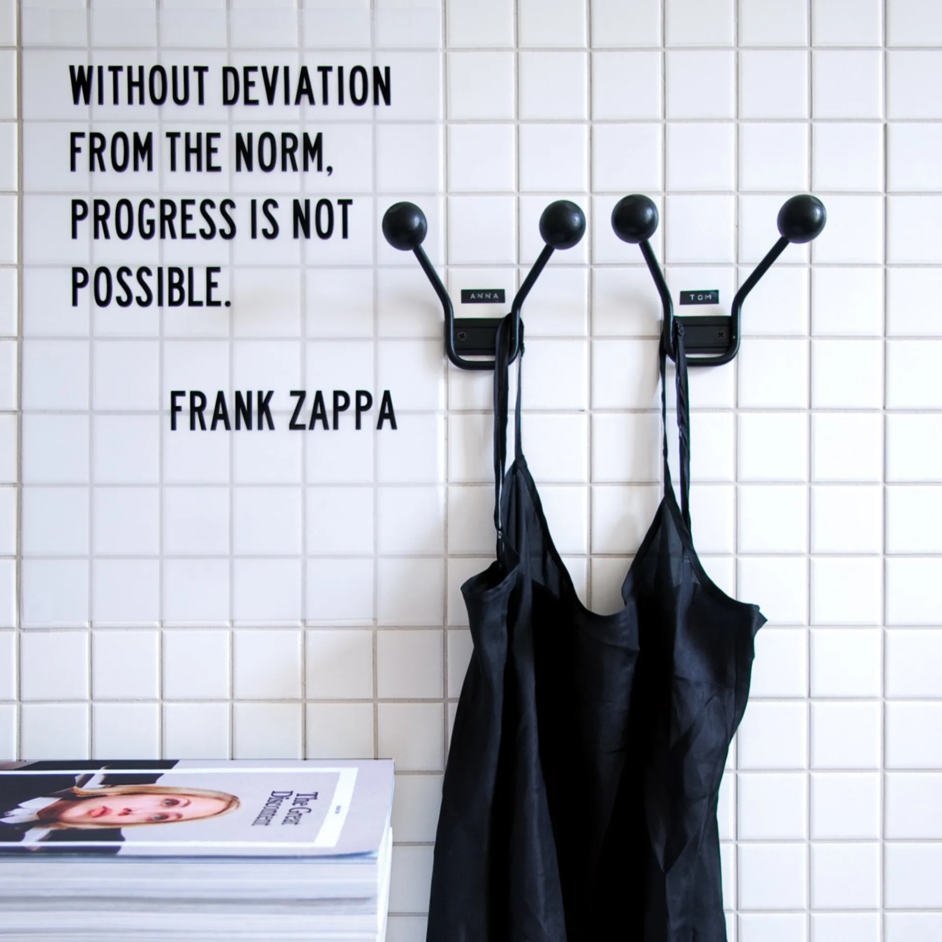 Wieszak na ubrania Bill XXS, czarny Maze