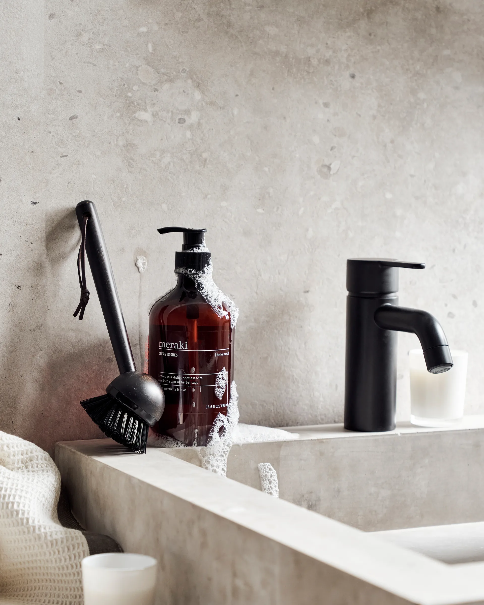Zestaw upominkowy Meraki środek i szczotka do mycia naczyń, Herbal nest Meraki