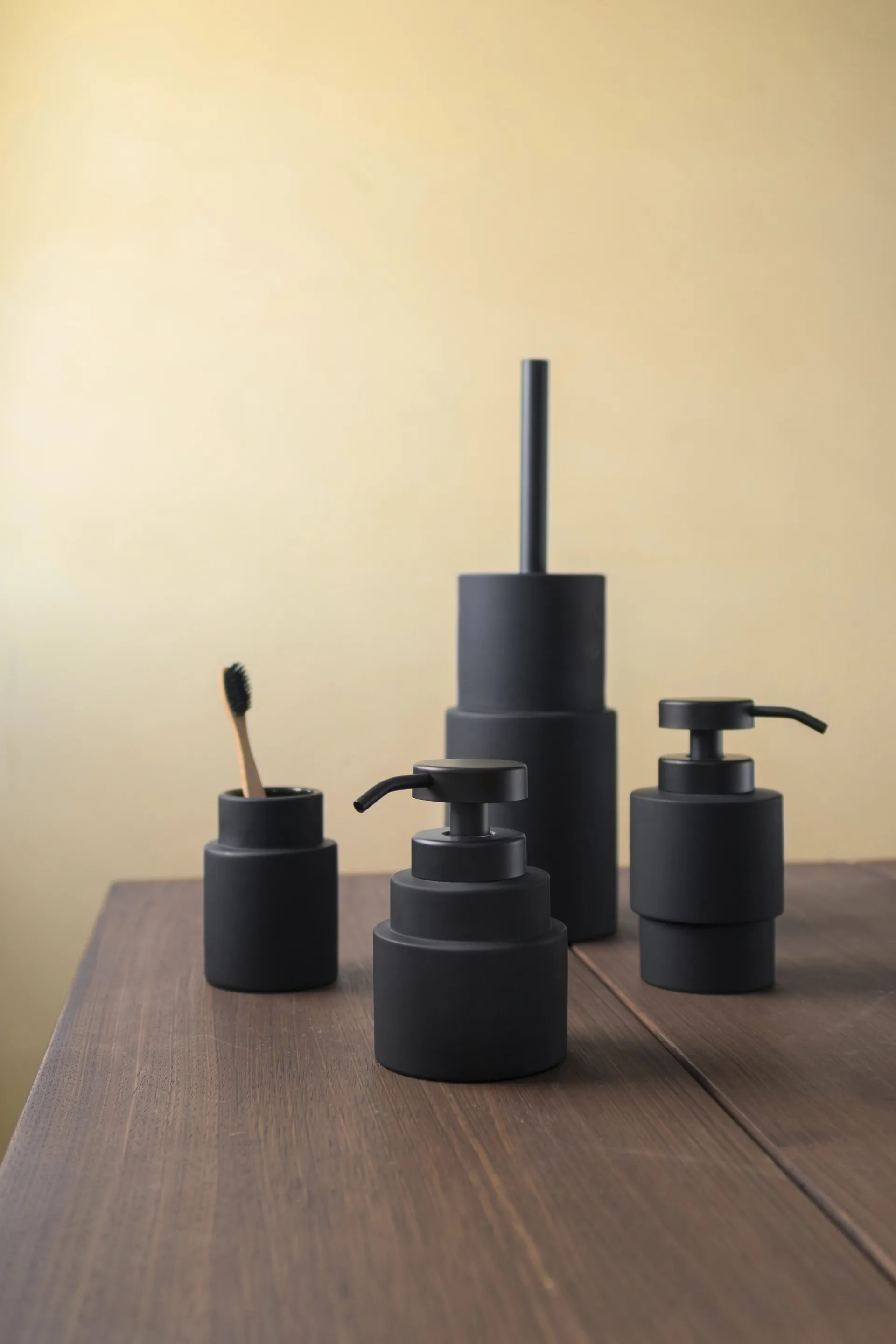 Dozownik do mydła Shades niski, Czarny Mette Ditmer