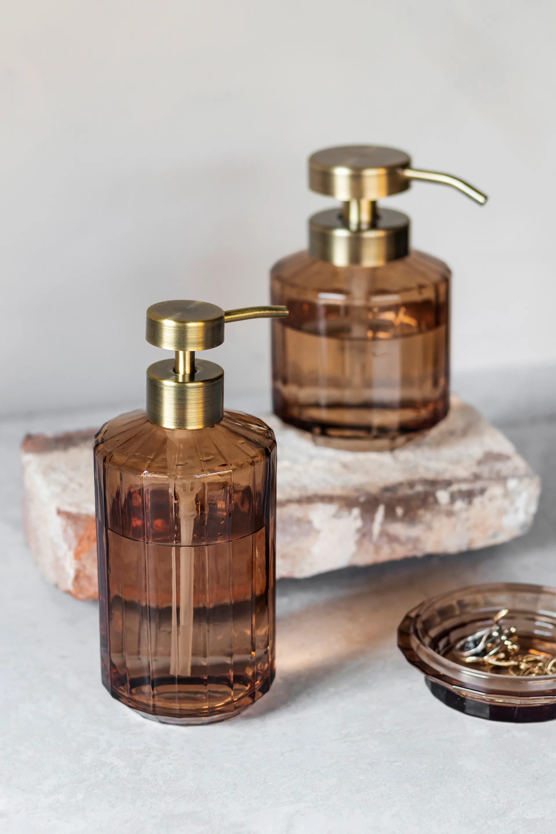 Dozownik do mydła Vision wysoki, Latte Mette Ditmer