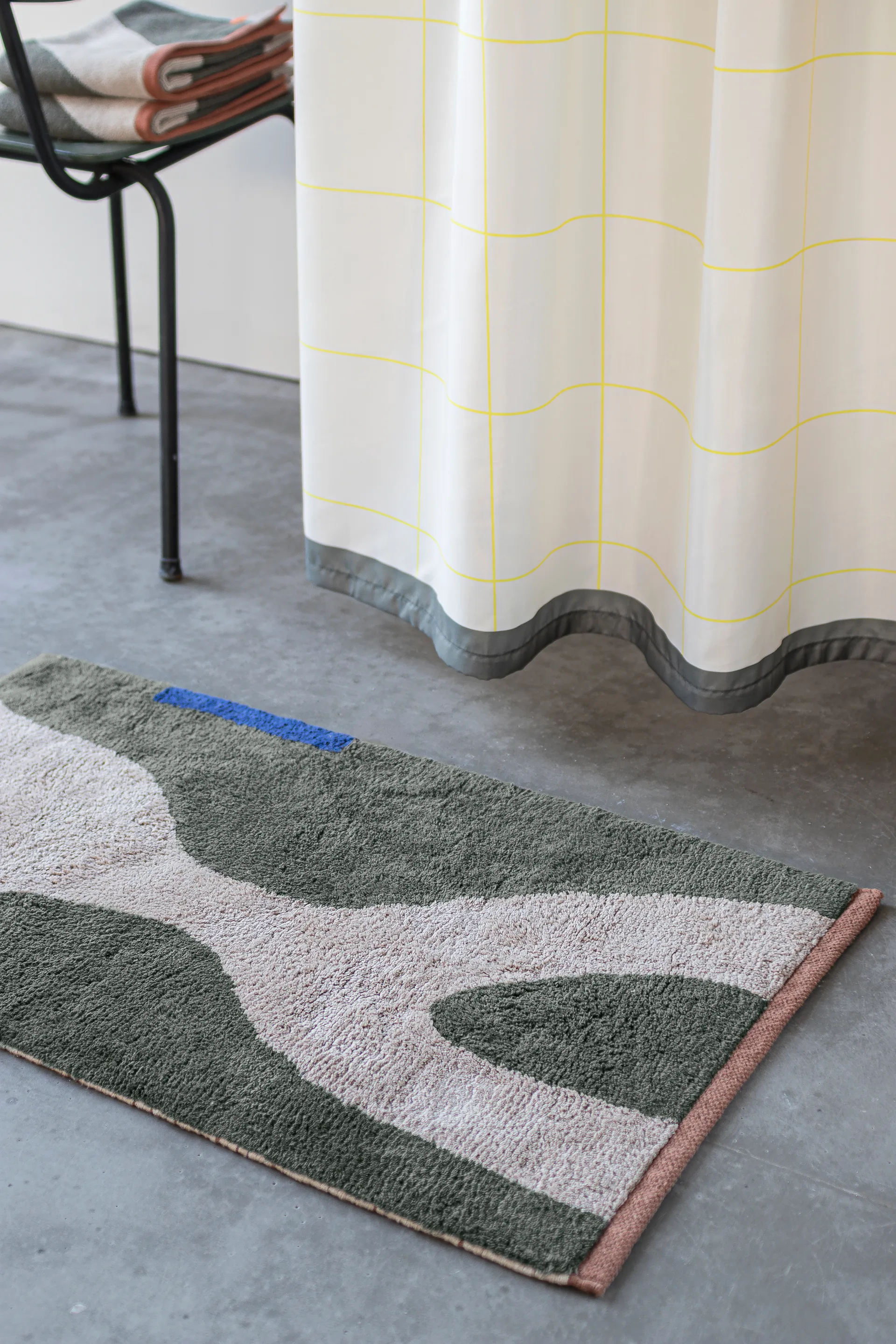 Dywan Figura, Dark olive, 50x80 cm Mette Ditmer