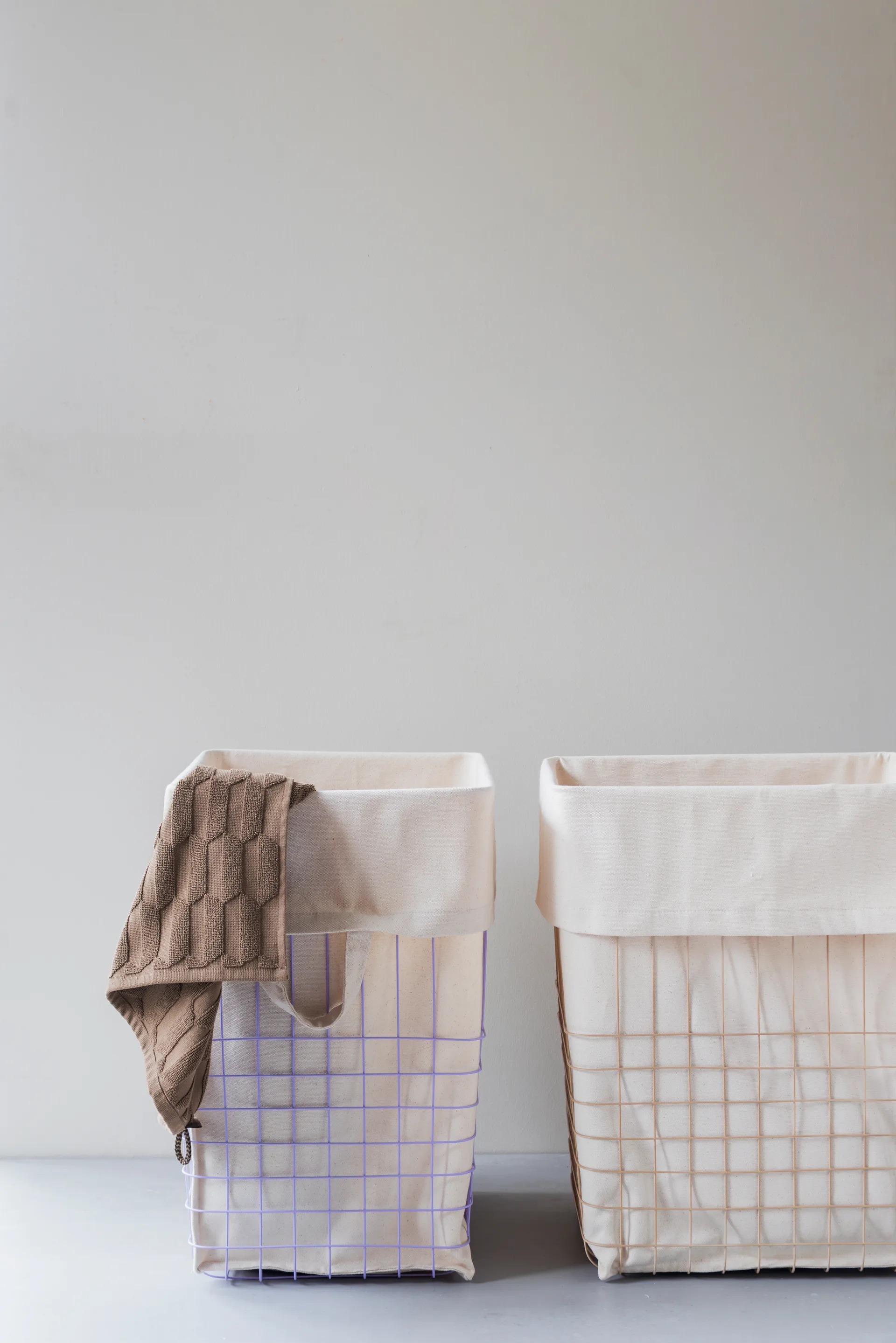 Kosz do przechowywania Store-it z torbą bawełnianą large, Piasek Mette Ditmer