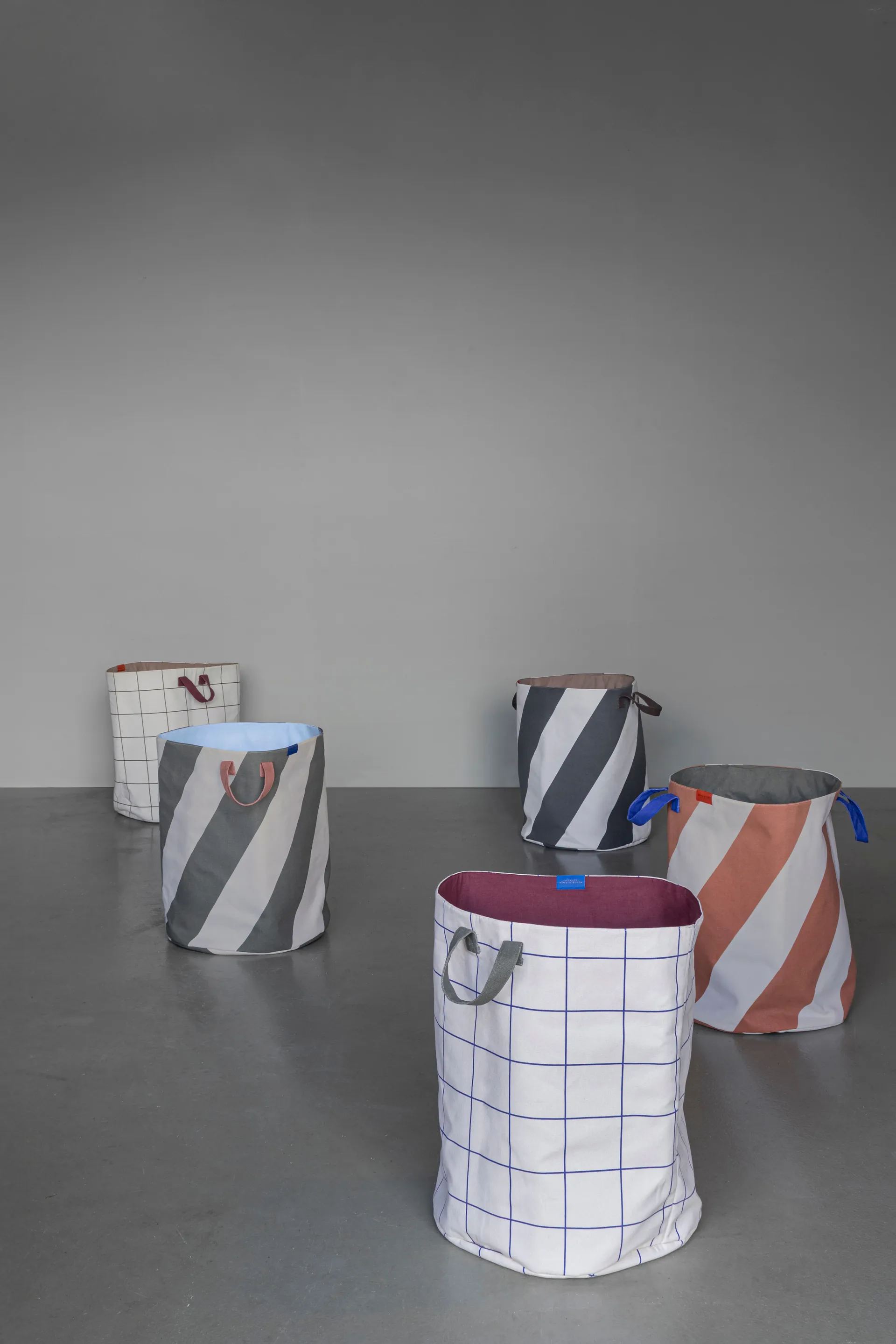 Kosz na pranie Mesh Ø40x50 cm, Brown-Off-white Mette Ditmer