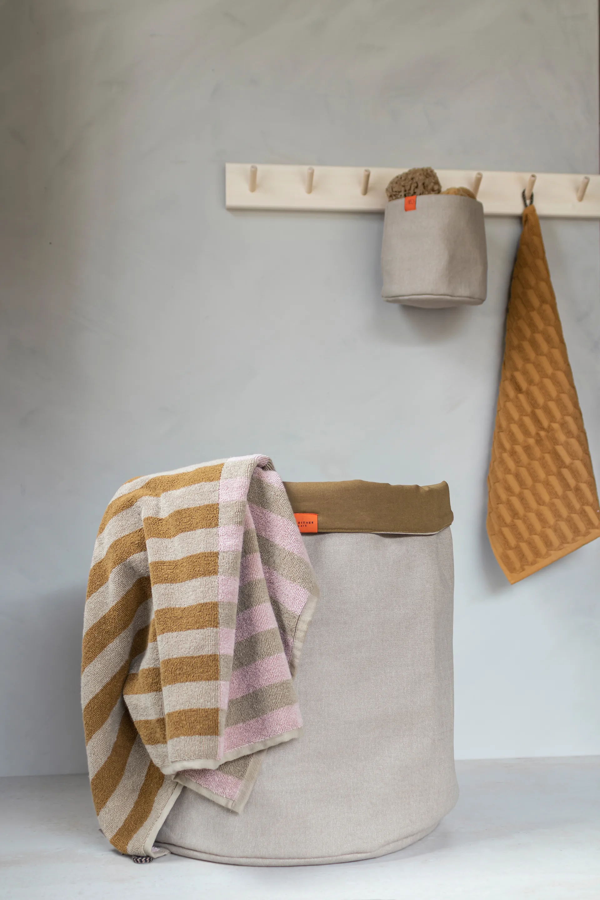 Kosz na pranie Sort It, Sand Mette Ditmer