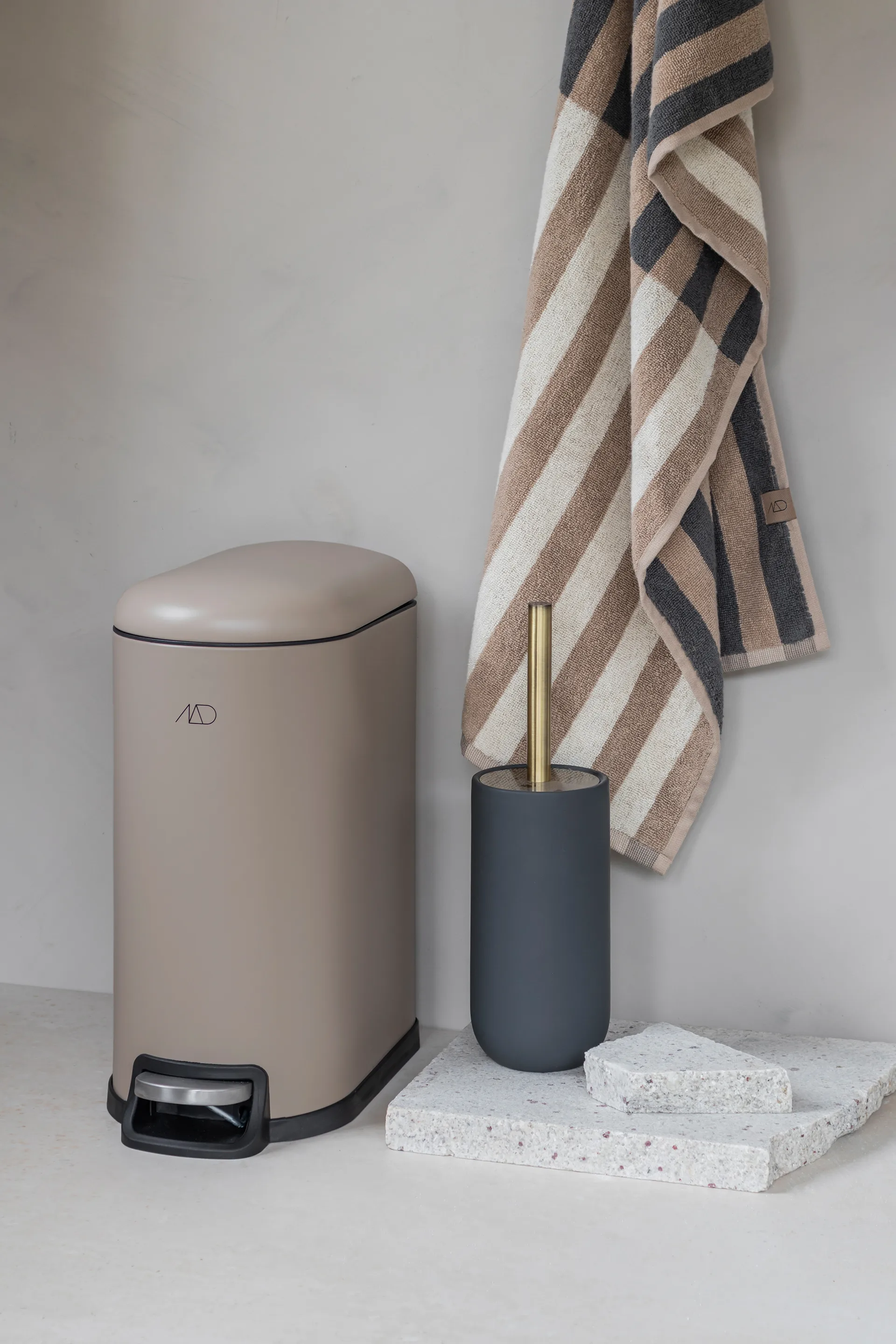 Kosz na śmieci Walther 10 litrów, Piaskowy Mette Ditmer