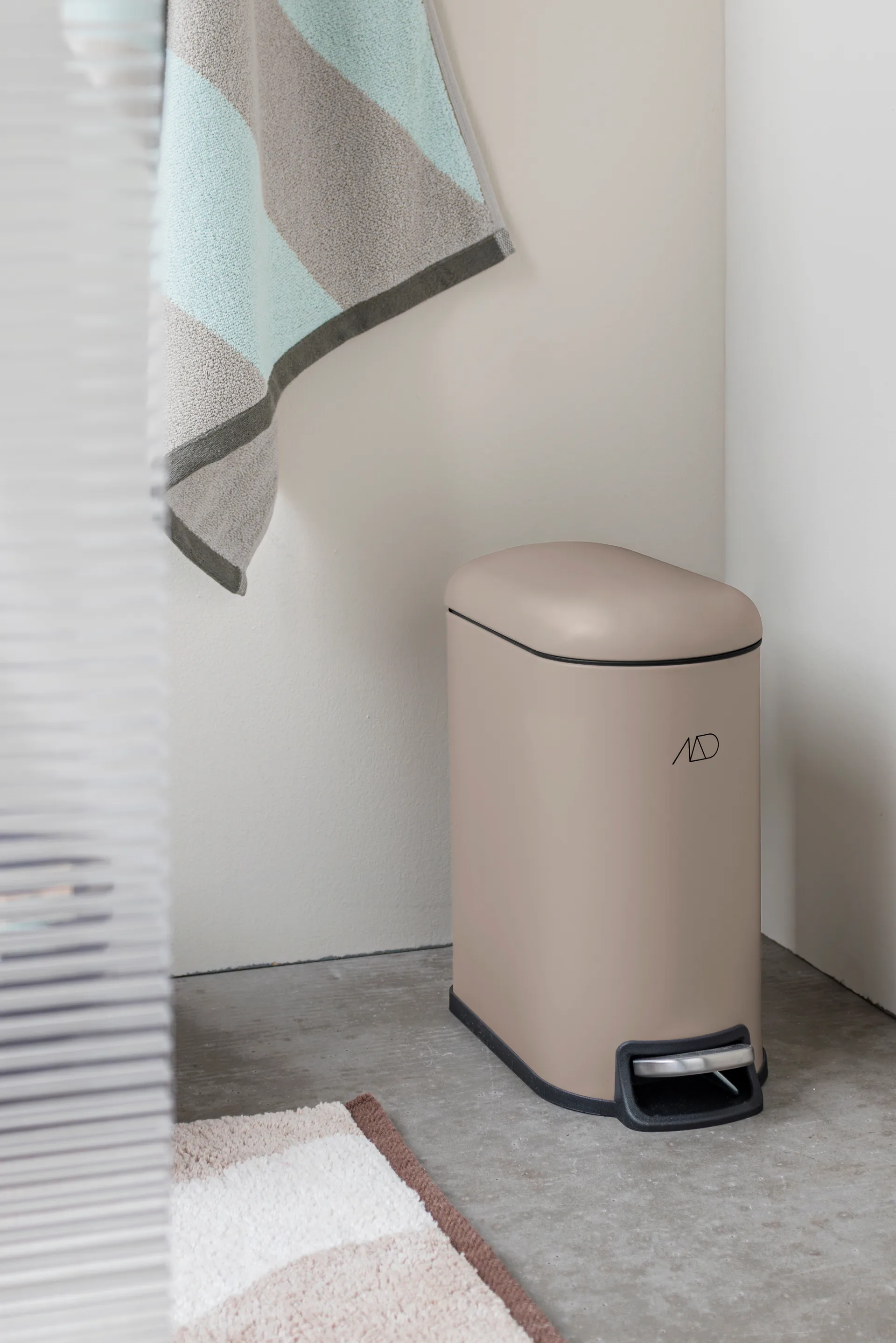 Kosz z pedałem Mini-Walther 5 L, Sand Mette Ditmer