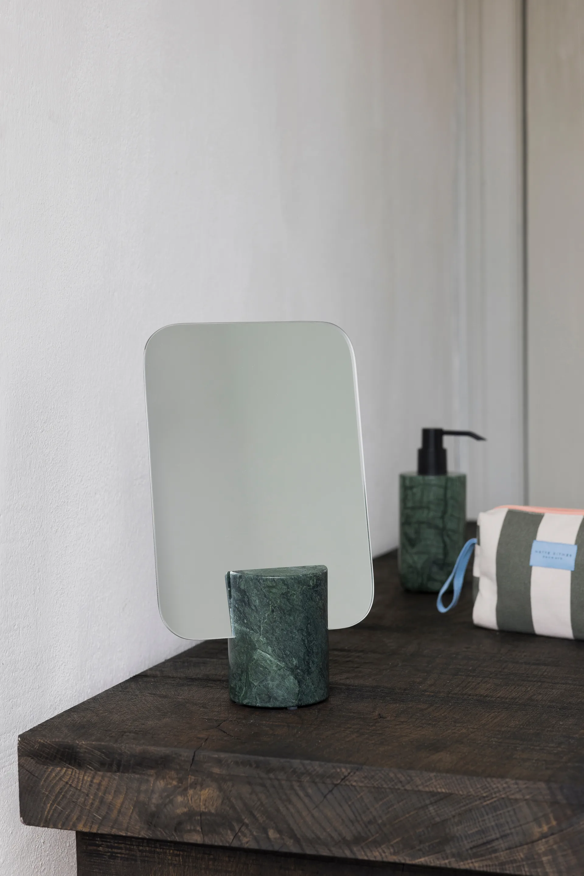 Lusterko stołowe Marble, Dark forest, 30 cm Mette Ditmer