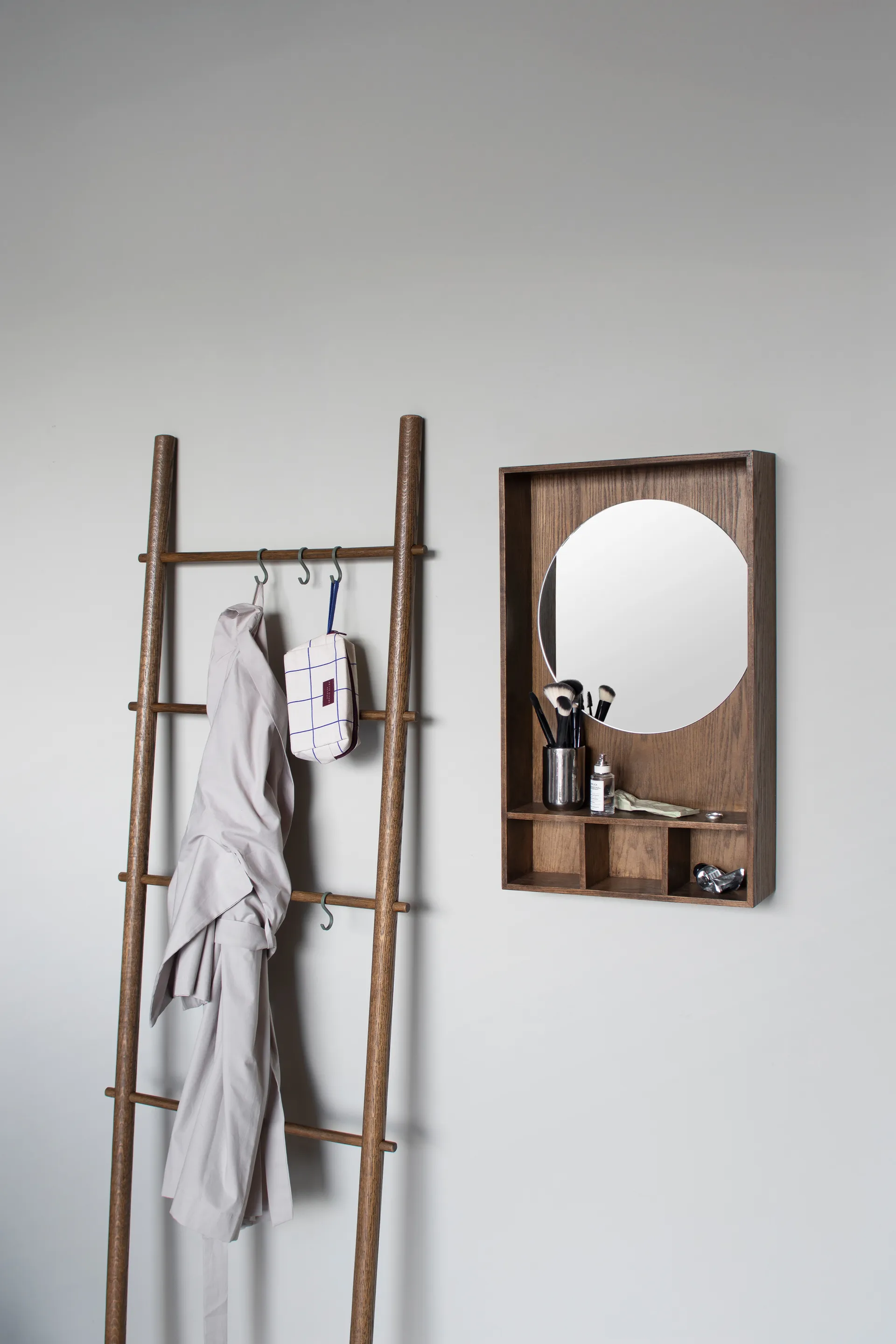 Lustro z półką Show-me small, Dark oiled Mette Ditmer