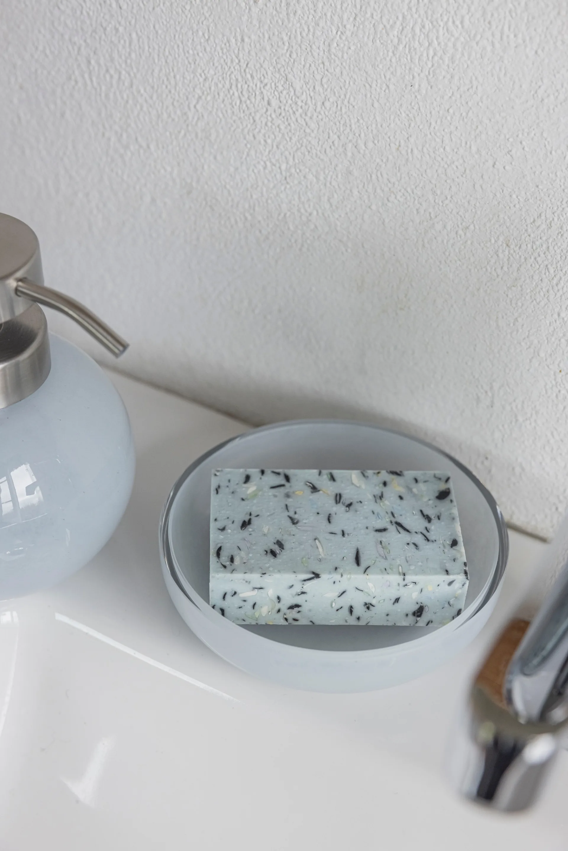 Mydelniczka Opal, Light blue Mette Ditmer