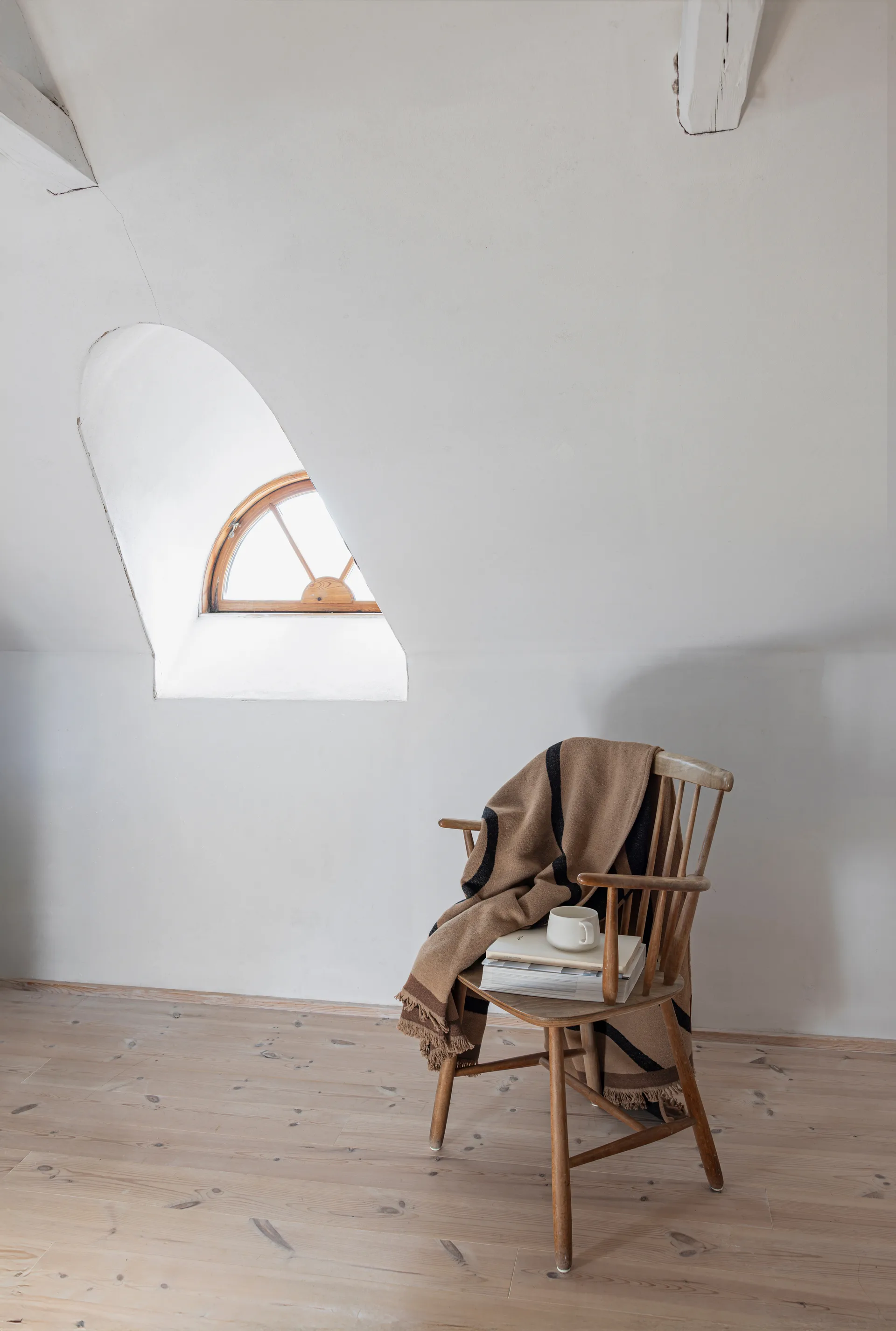 Pled Shadow, Latte-black, 130x175 cm Mette Ditmer