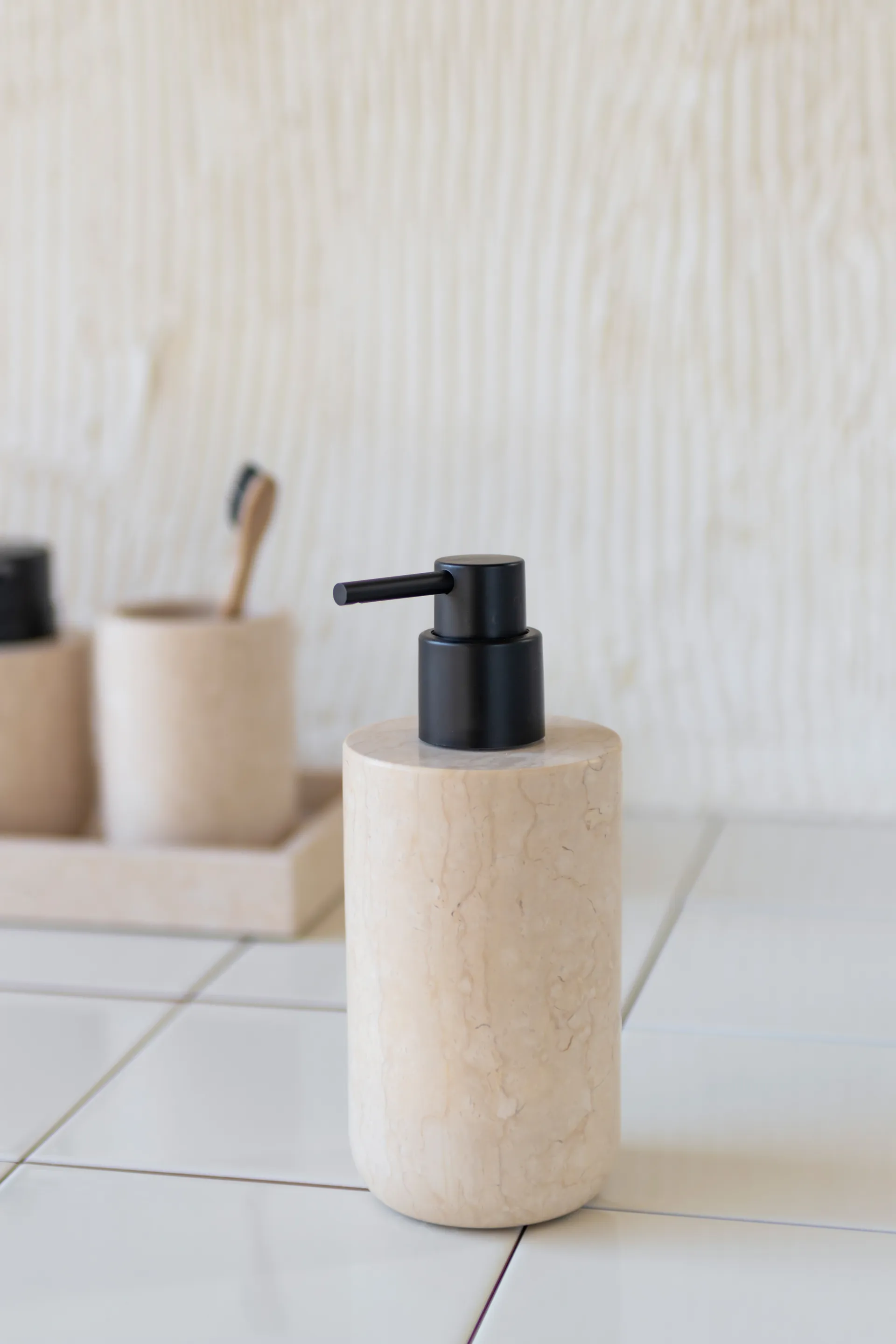 Pojemnik na mydło w płynie Marble 17,5 cm, Sand Mette Ditmer