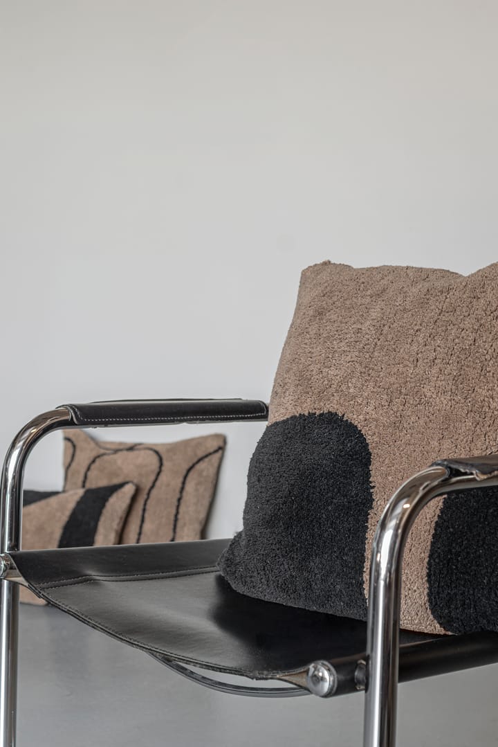 Poszewka na poduszkę z wypukłym wzorem Figura 50x50 cm, Brown Mette Ditmer