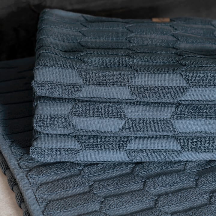 Ręcznik do kąpieli Geo 70x133 cm, Slate blue Mette Ditmer
