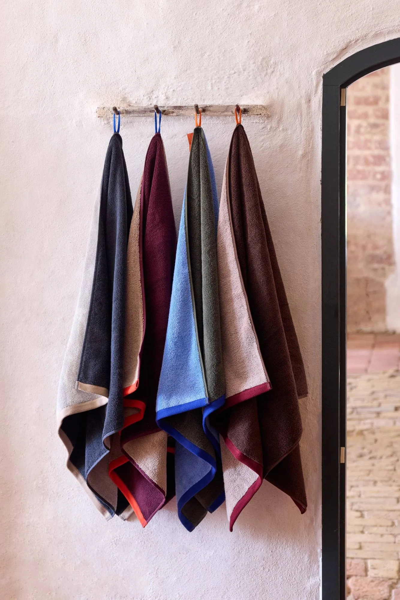 Ręcznik Soft 70x133 cm, Gray-Red (szaro-czerwony), 70x133 cm Mette Ditmer