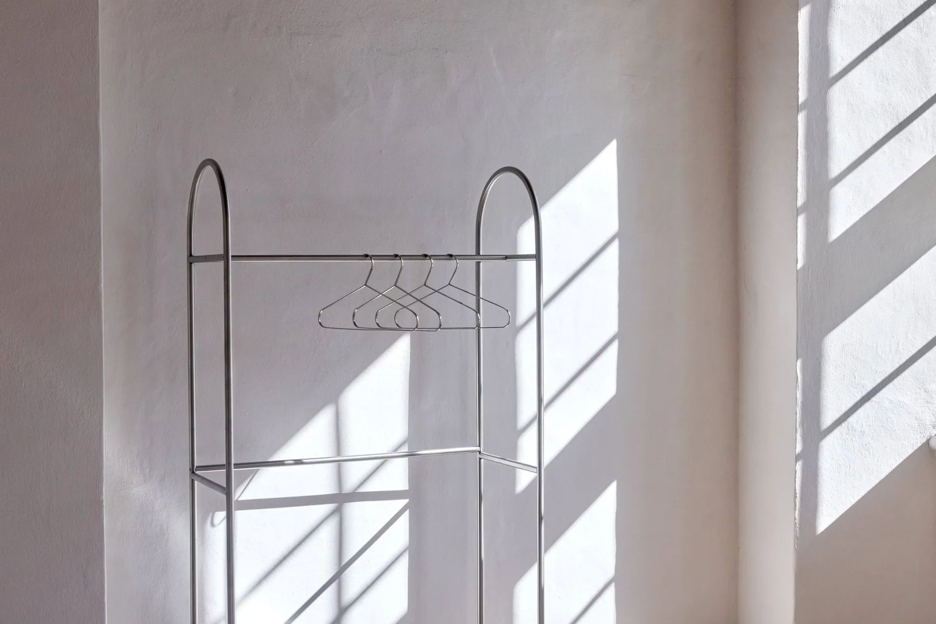 Stojak na ubrania Arch, Srebrny, 39x92x186 cm Mette Ditmer