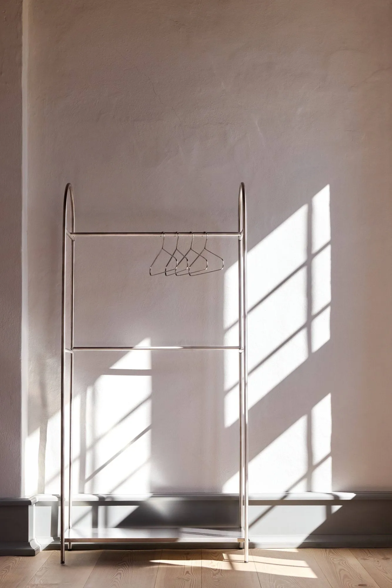 Stojak na ubrania Arch, Srebrny, 39x92x186 cm Mette Ditmer