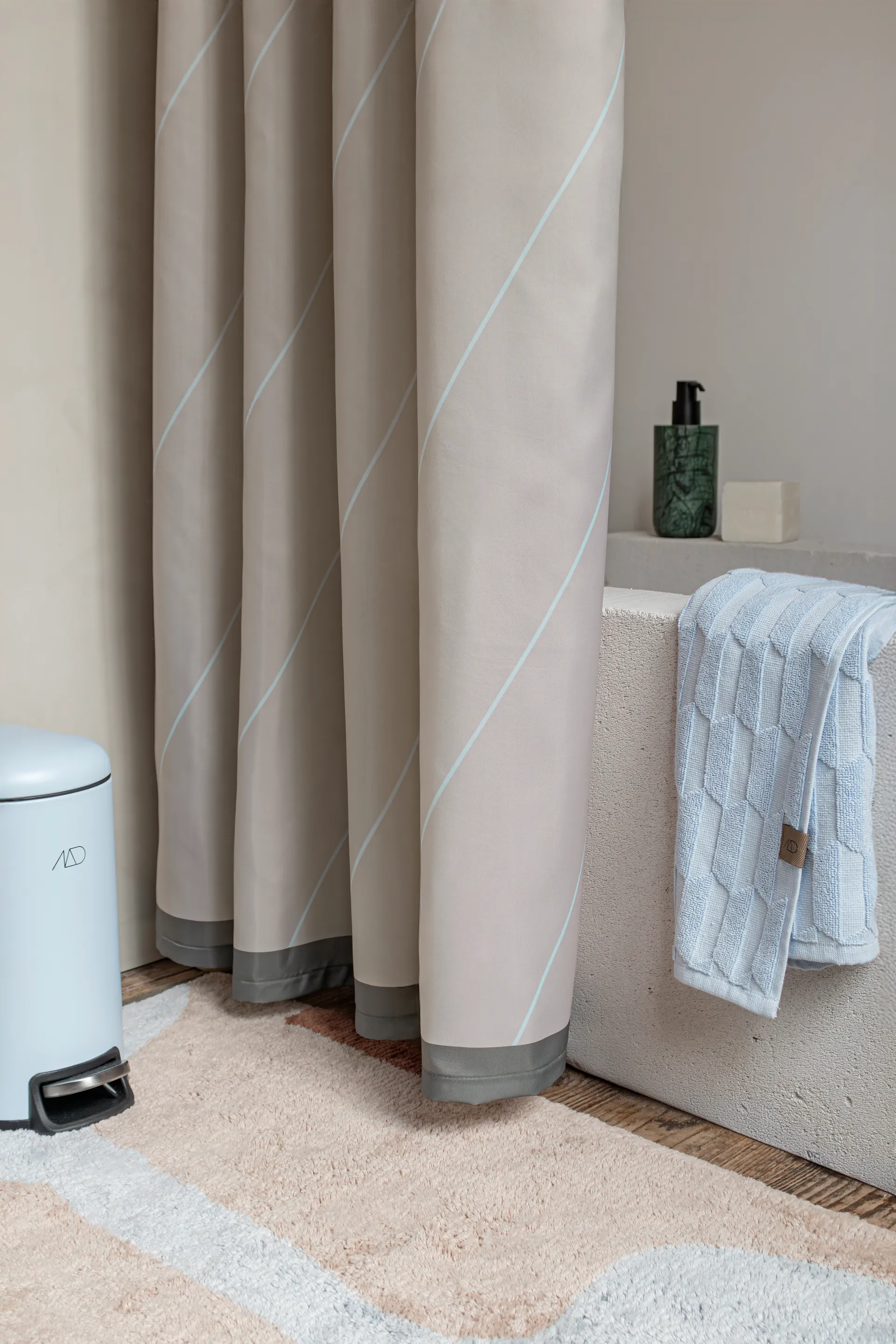 Subtle zasłona prysznicowa 150x200 cm, Mint Mette Ditmer