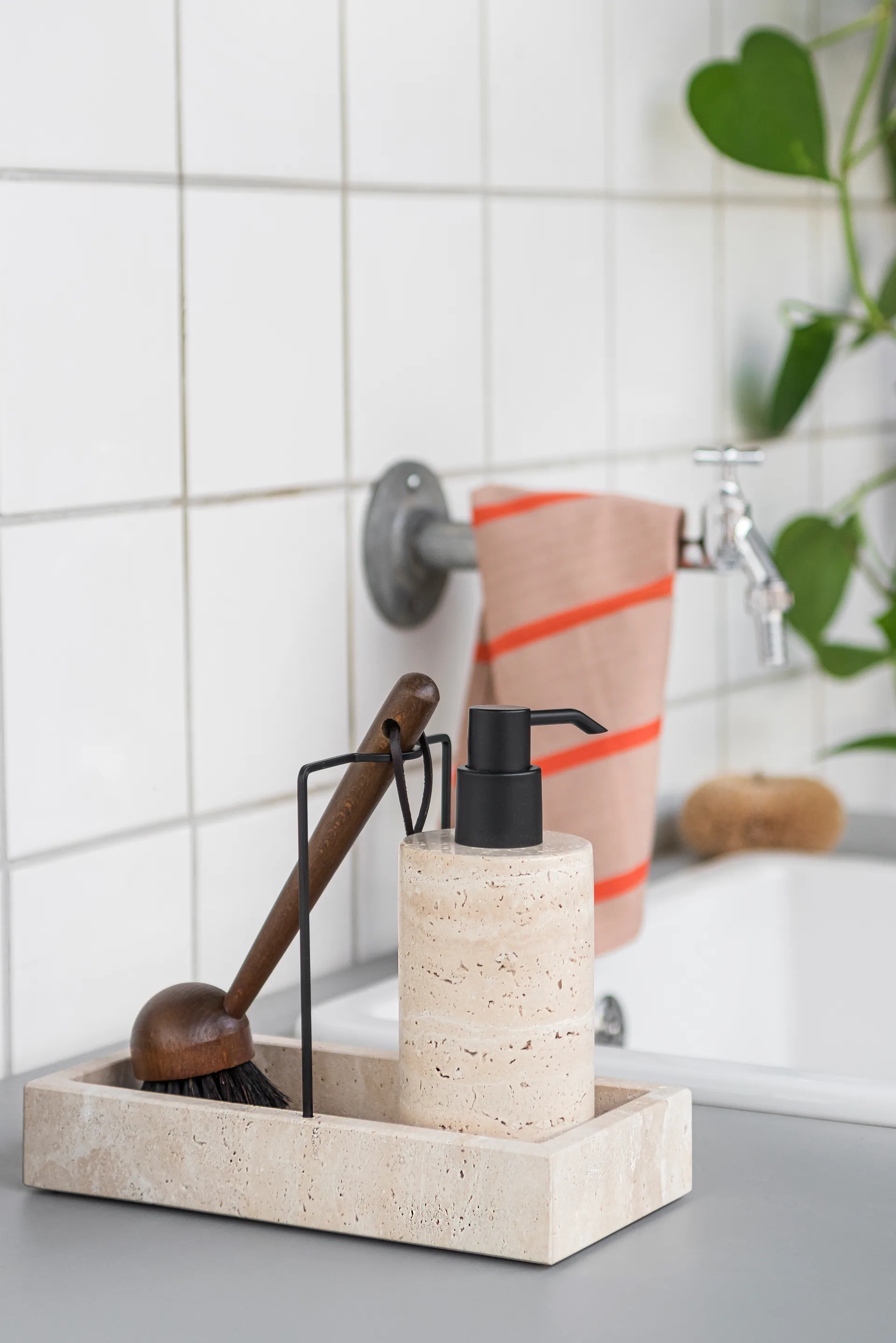 Travertynowy organizer do zlewu 12x23,5 cm, Linen Mette Ditmer