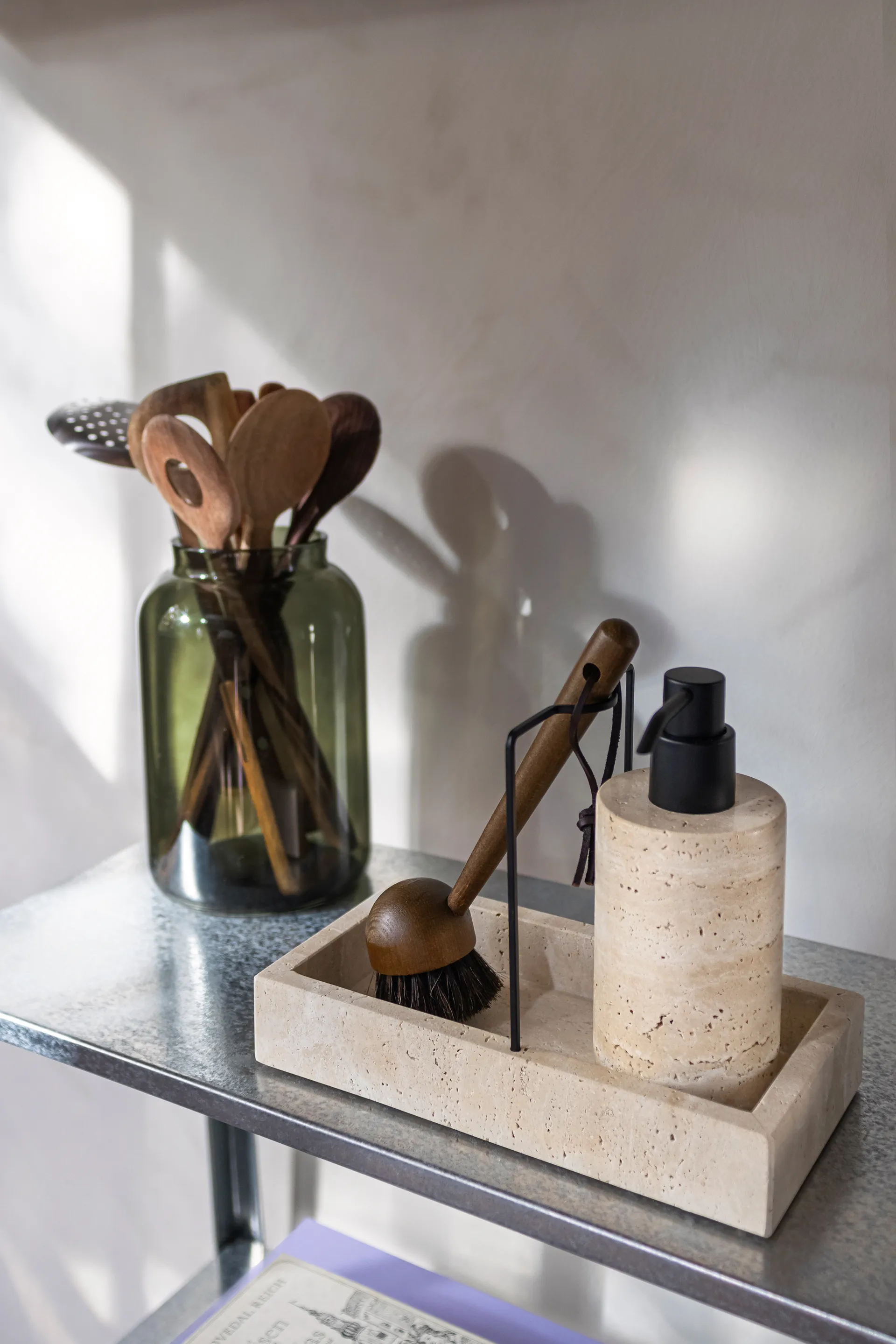 Travertynowy organizer do zlewu 12x23,5 cm, Linen Mette Ditmer